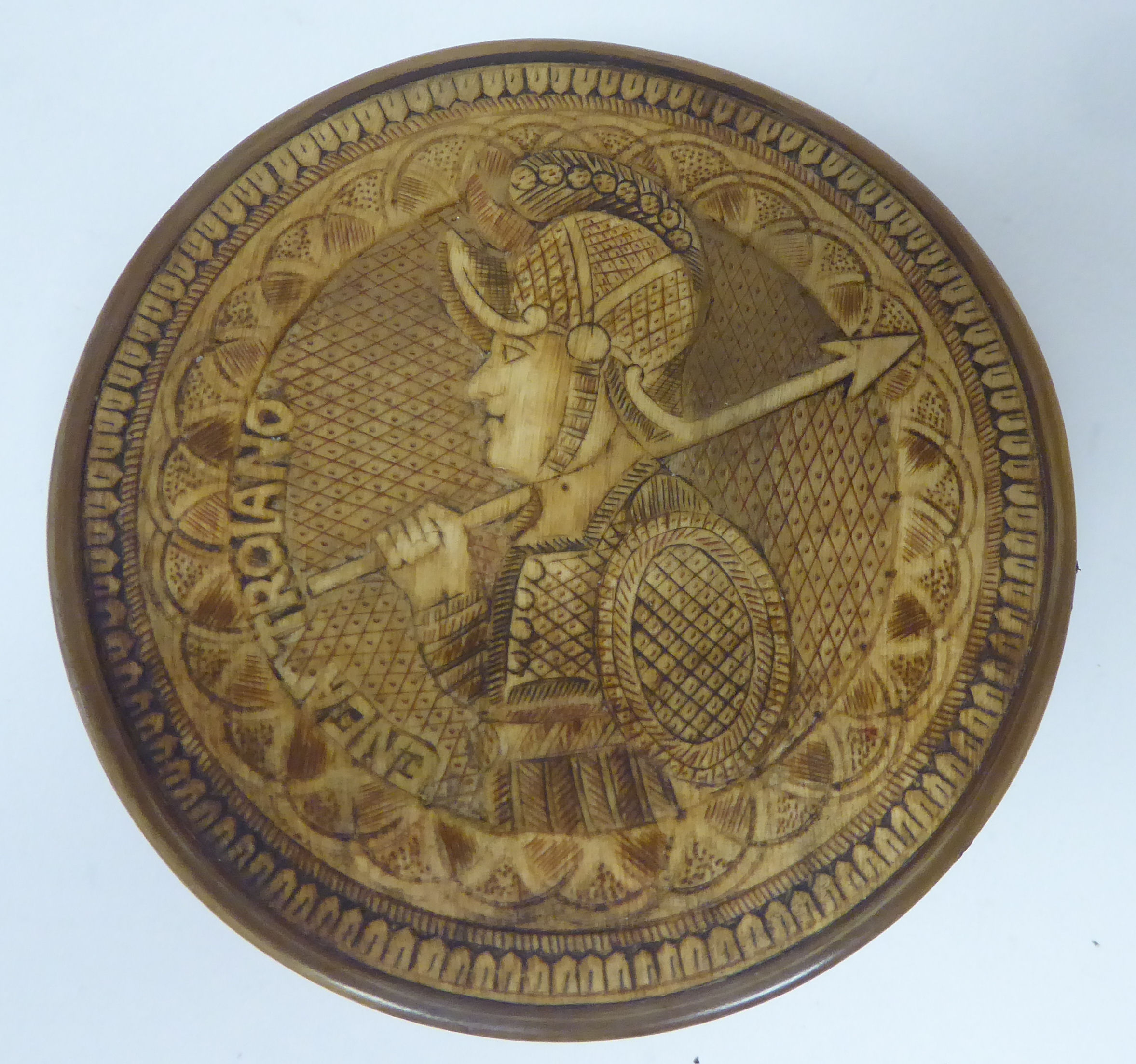 An 18th/19thC Italian bone disc shaped snuff box and cover, decorated in relief with carved - Image 4 of 5