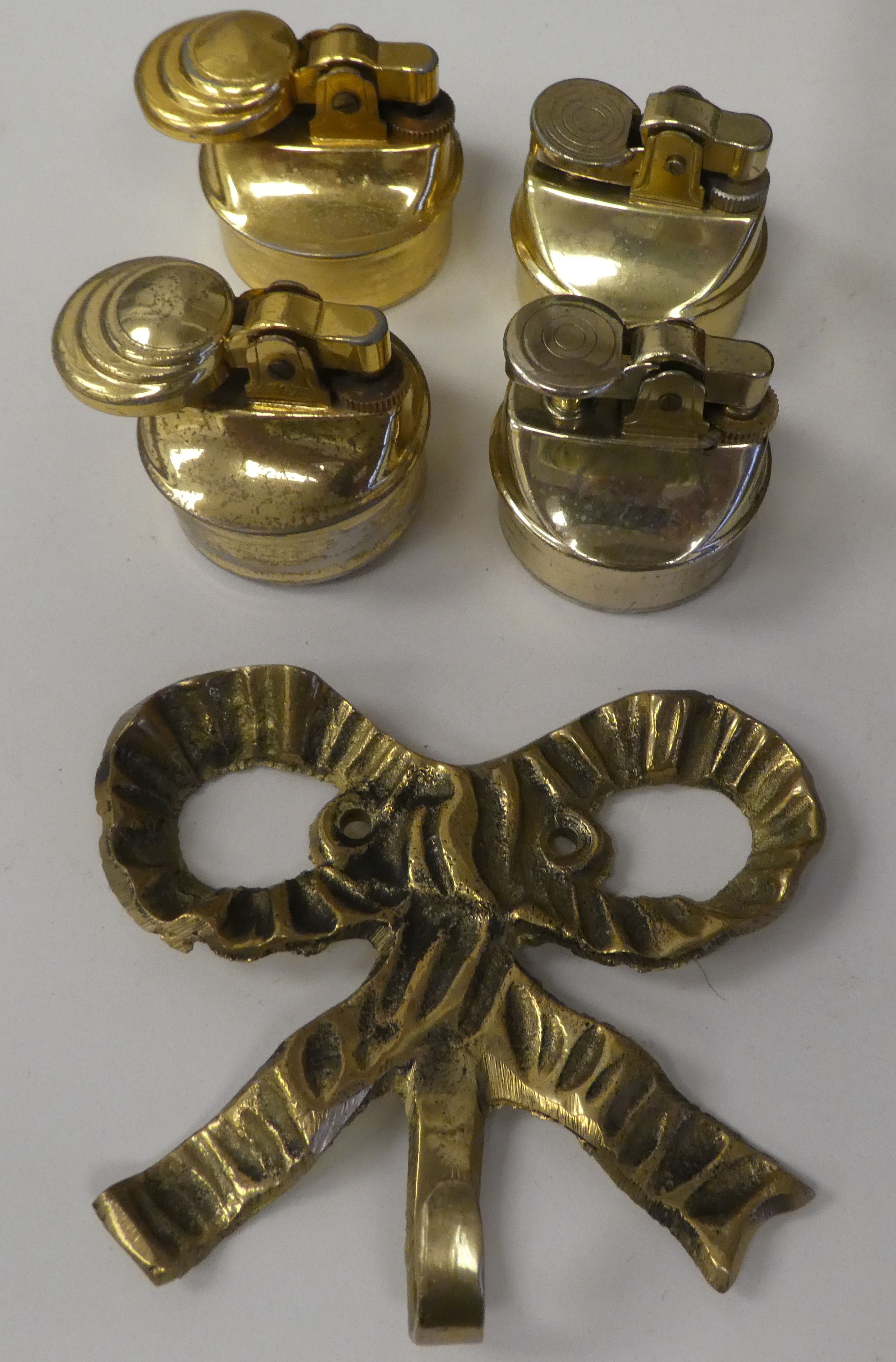 A mixed lot: to include modern brass twin branch appliques  10"h; and novelty table lighters - Image 3 of 17