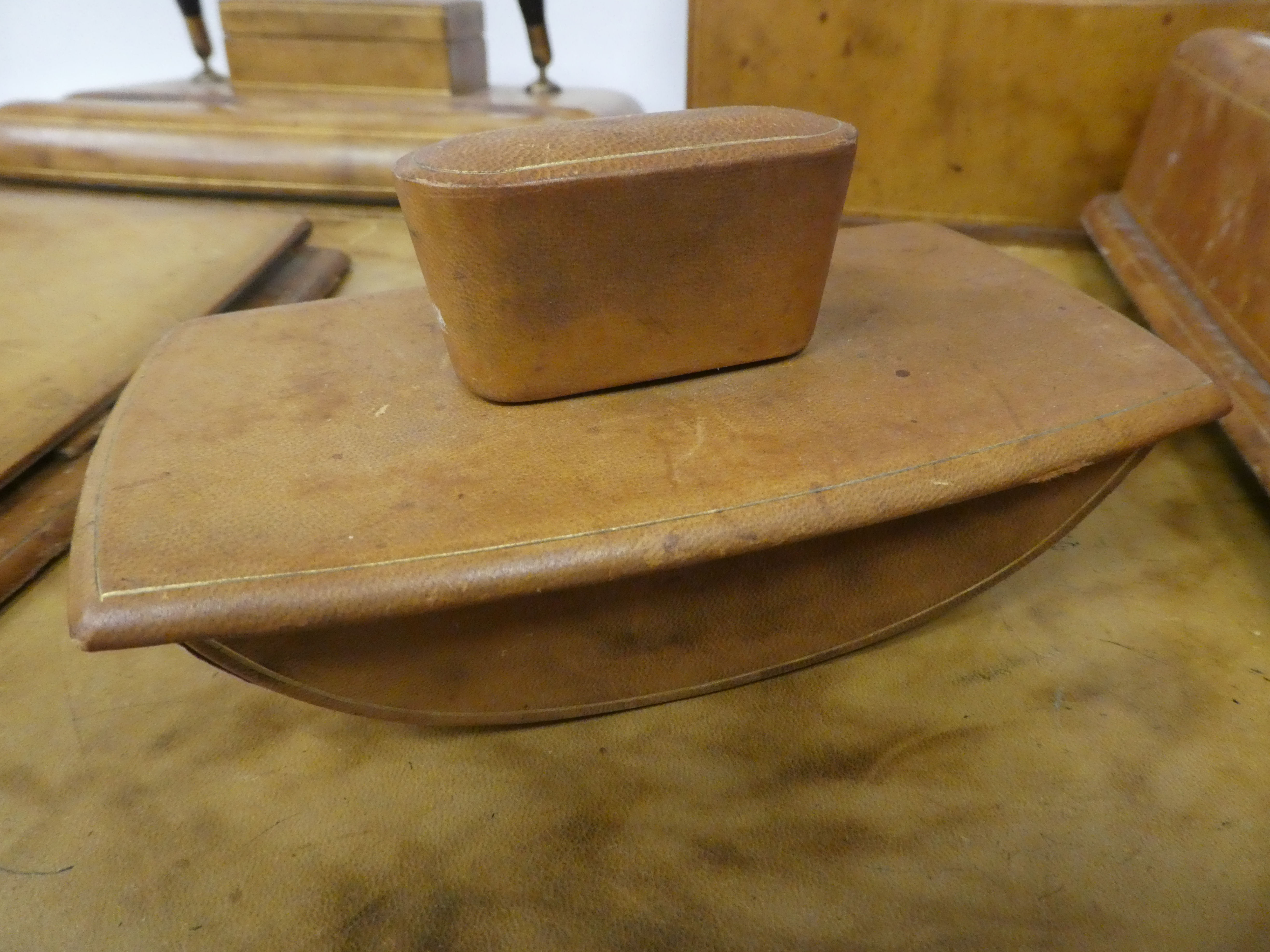 An Italian gilded and burnished mid-brown hide covered desk set, comprising a two-part blotter - Image 2 of 12