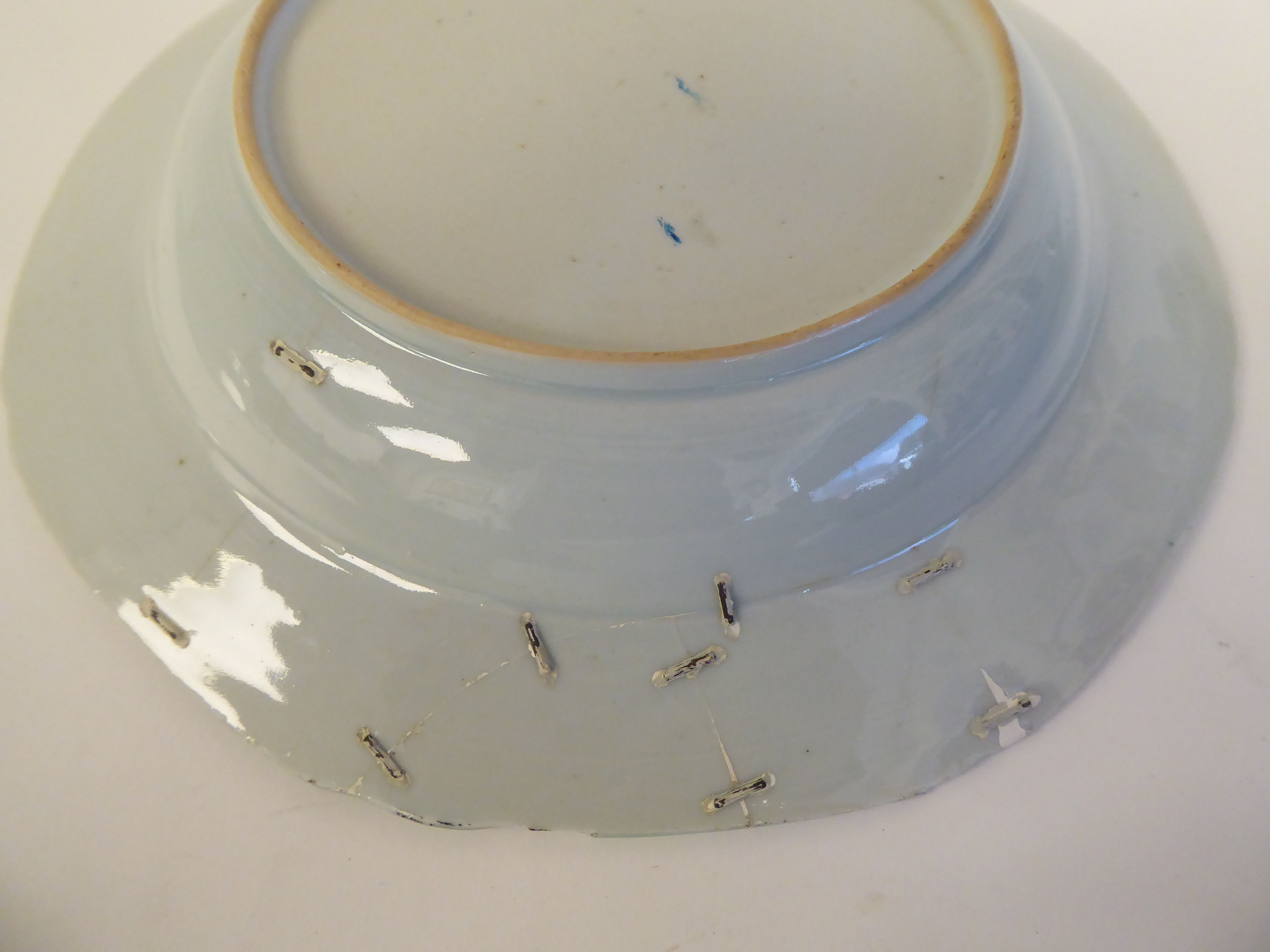 A set of six 18thC Chinese porcelain dishes of octagonal outline, decorated in blue and white with - Image 6 of 16