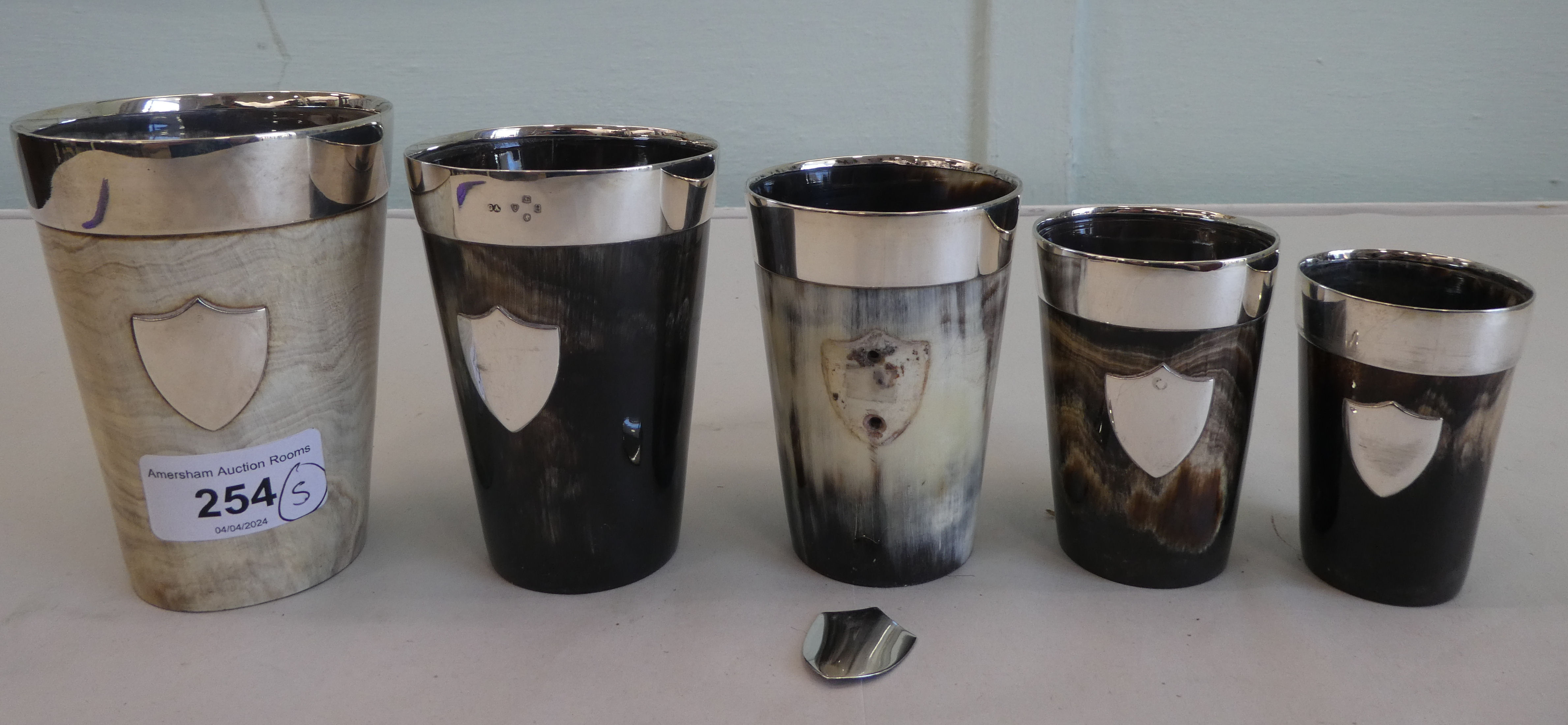 A graduated set of five, horn and silver mounted huntsman's beakers  London marks - Image 2 of 5