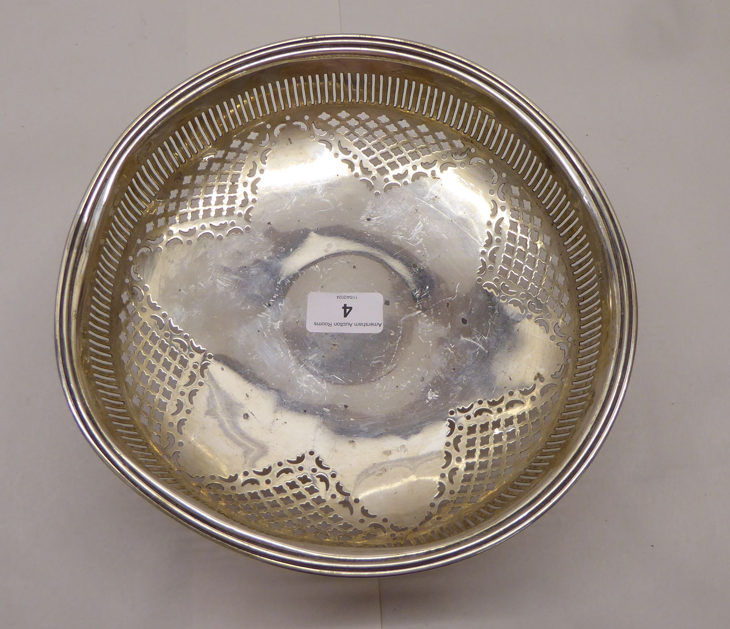 A silver pedestal fruit dish  Sheffield 1940  4"h - Image 3 of 5