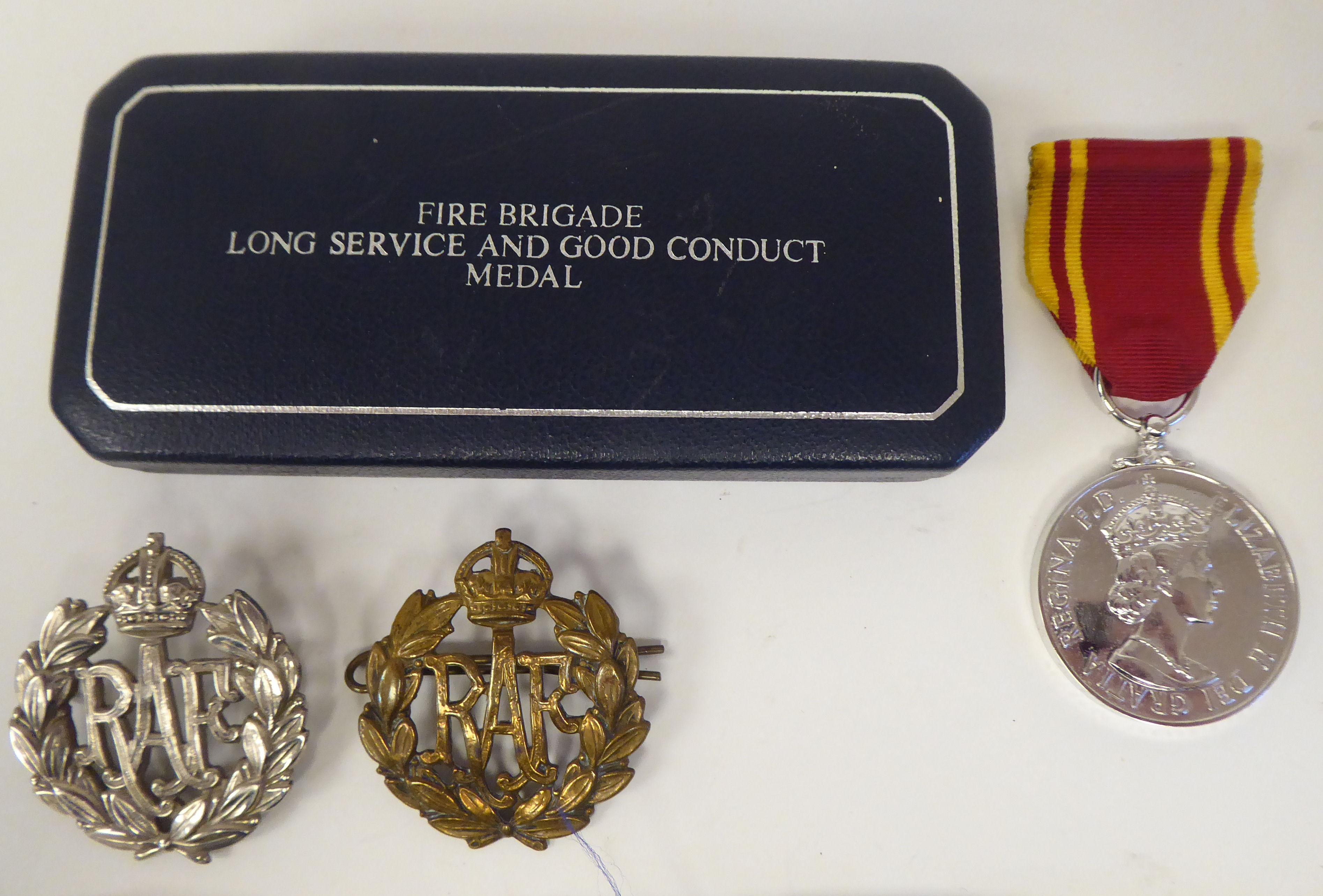 Various medals and medallions: to include a TA Efficient Service medal   (Please Note: this lot is - Image 2 of 15