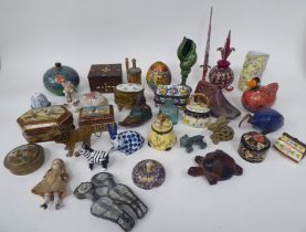 20thC Asian and other collectables: to include variously made trinket boxes  mixed sizes