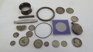 Silver and other collectables: to include a George IV silver half crown; and a Victorian florin