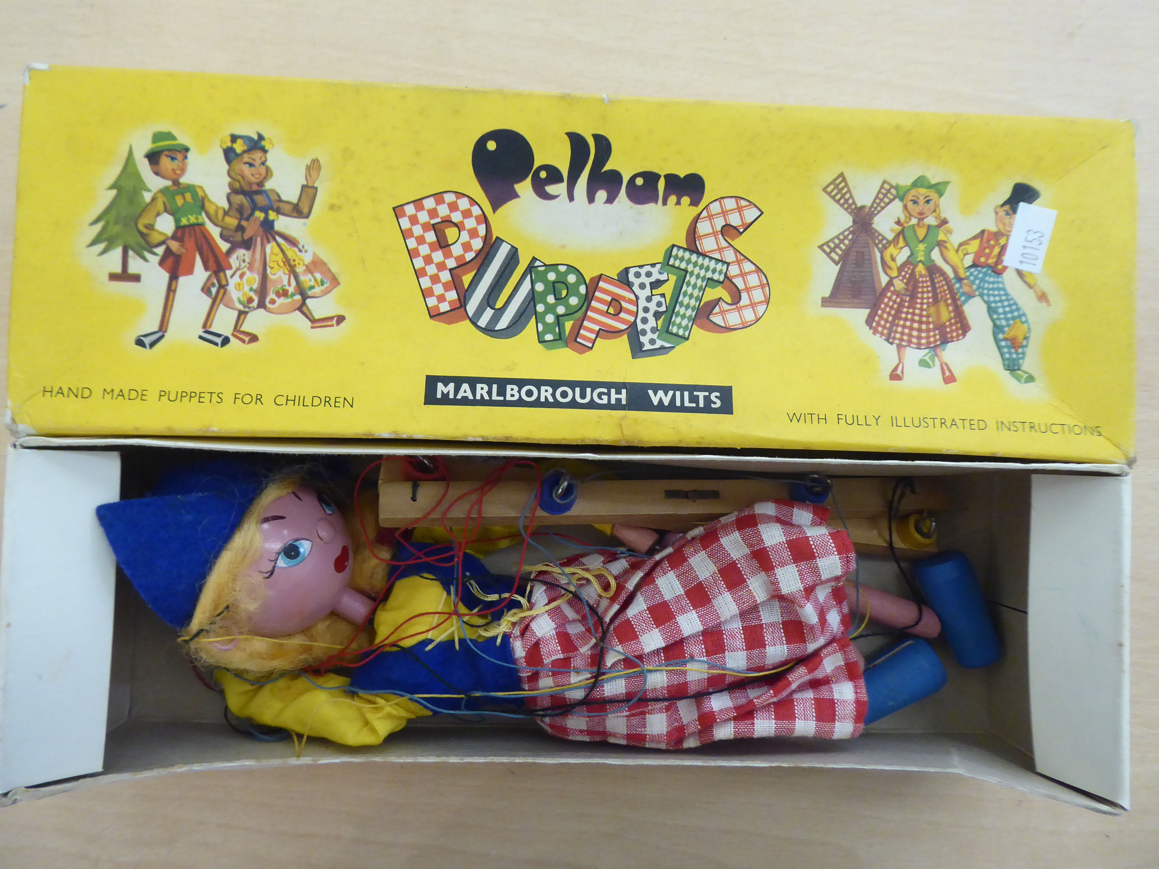 Toys: to include a Pelham 'Dutch Girl' puppet; a Tri-ang truck; and Britain's knight figures - Image 5 of 16