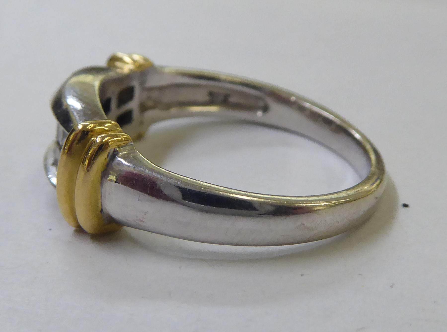 A bi-coloured gold diamond set ring  (stamped 18k) - Image 2 of 3
