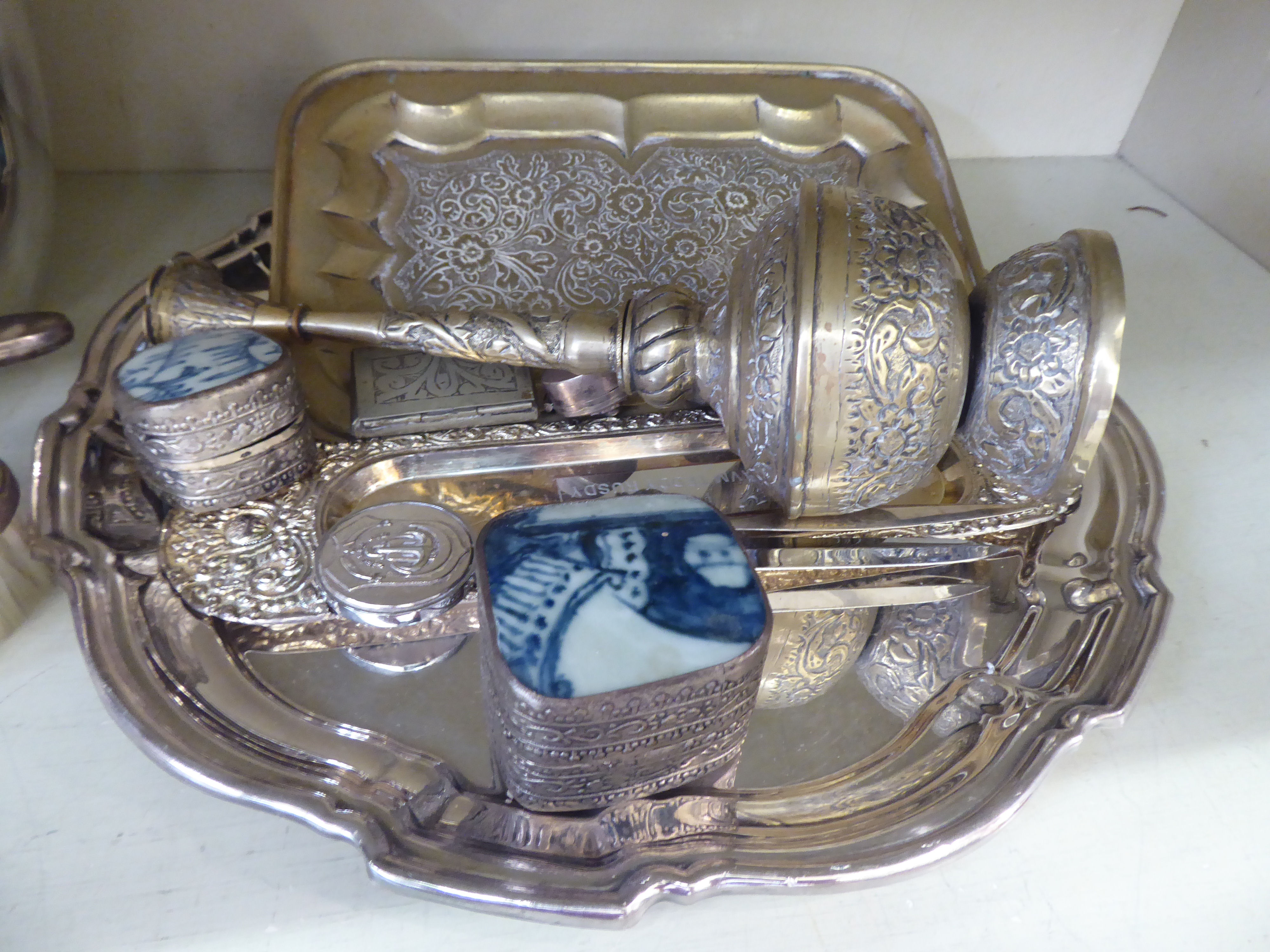 Silver plated and other metalware: to include a salver  12"dia; and a covered serving bowl  7"dia - Image 2 of 4