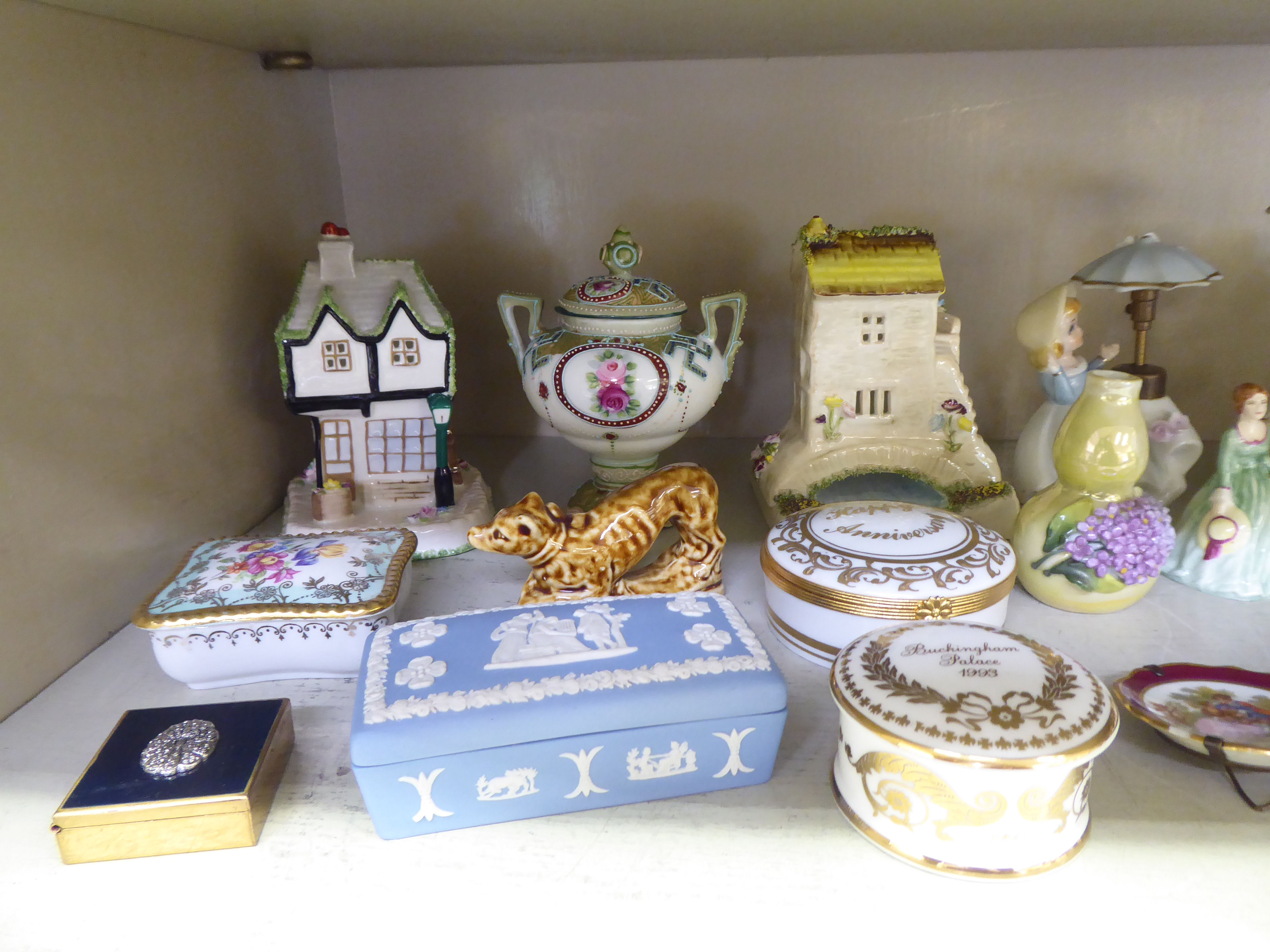 Ceramic ornaments: to include two pastille burner design cottages  5"h; and various trinket boxes - Image 2 of 5