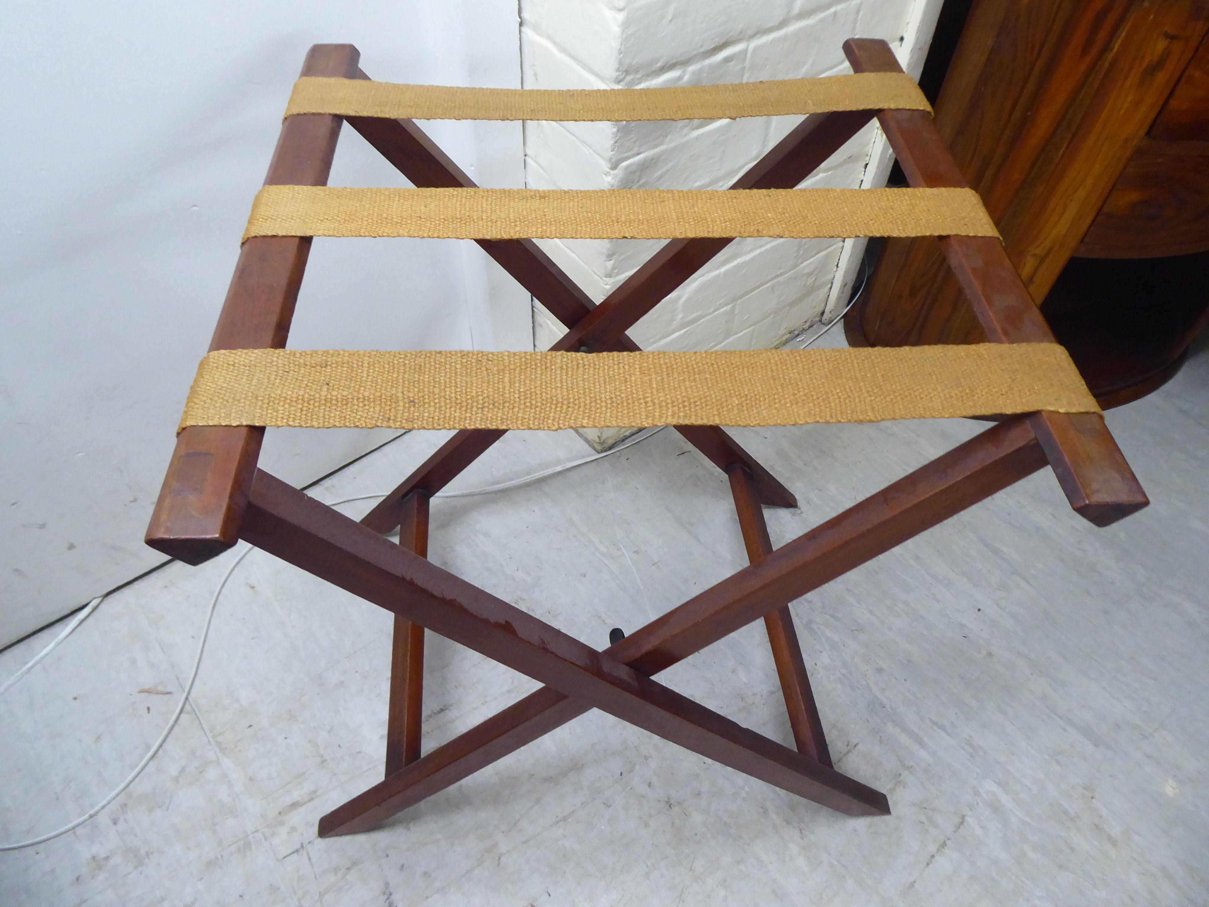 An early 20thC military design mahogany butler's tray with hinged ends, on a folding stand - Image 3 of 3