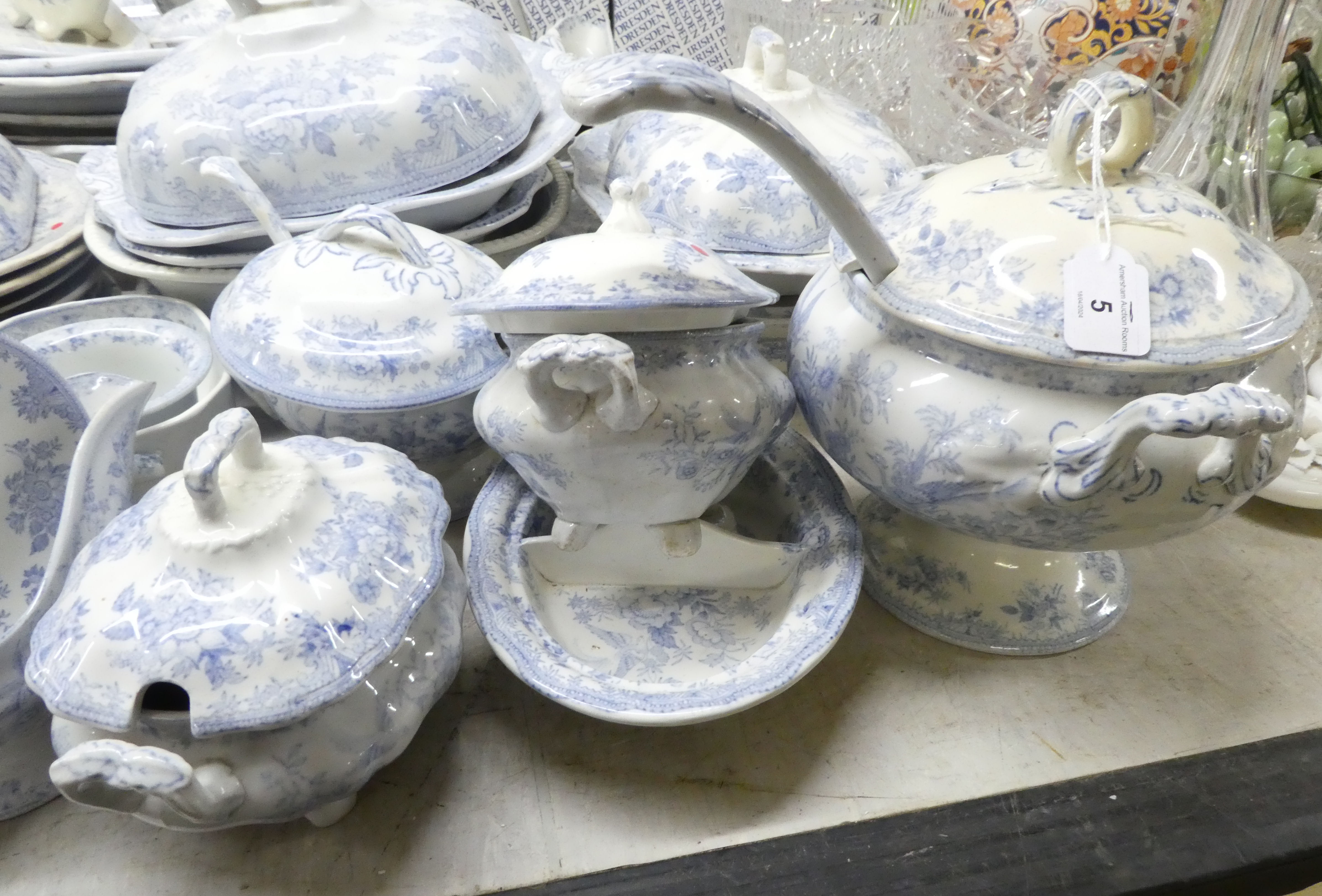 Mainly 19thC china tableware, decorated in blue and white print with pheasants, birds and other - Bild 8 aus 8