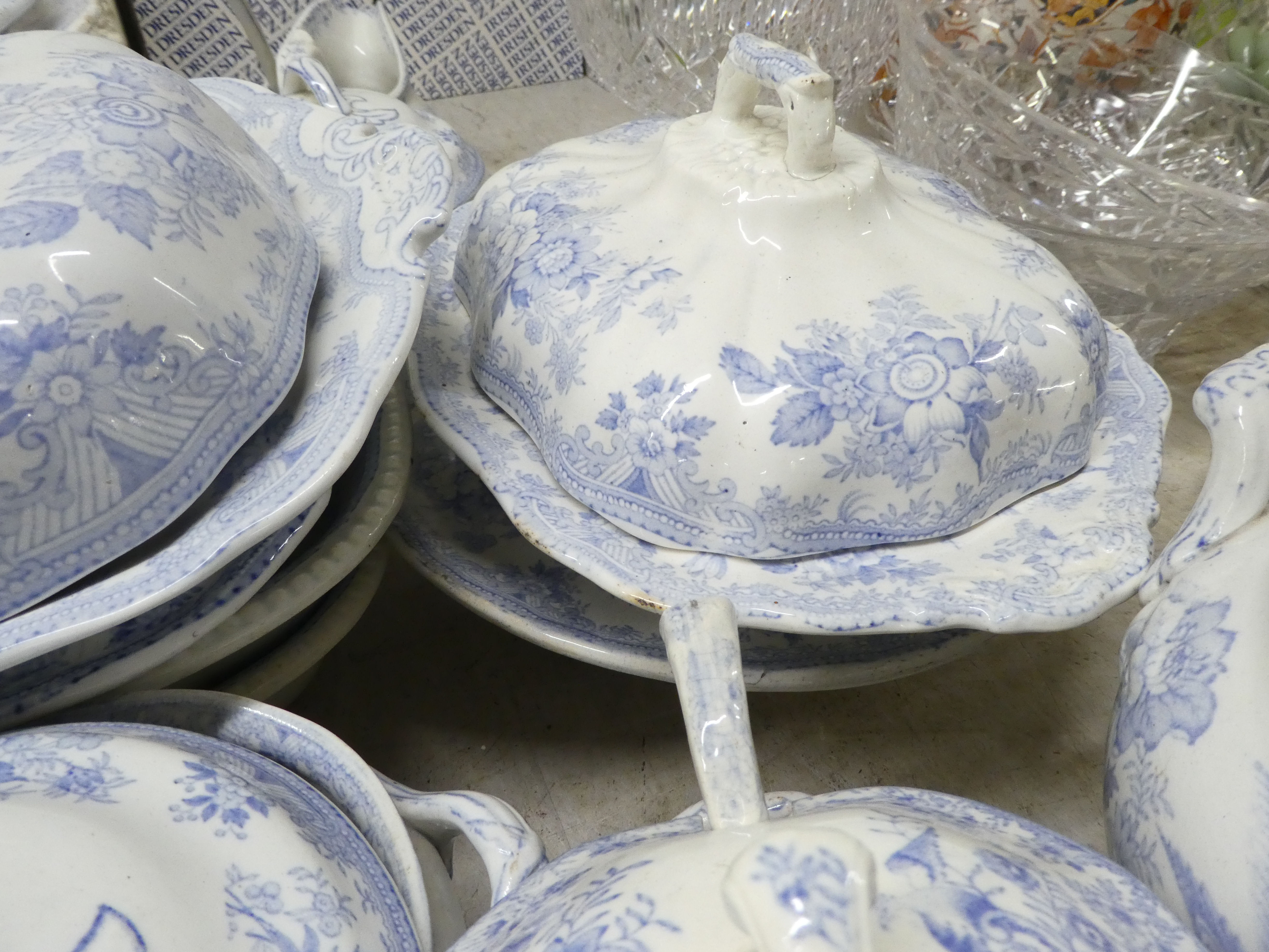 Mainly 19thC china tableware, decorated in blue and white print with pheasants, birds and other - Bild 6 aus 8