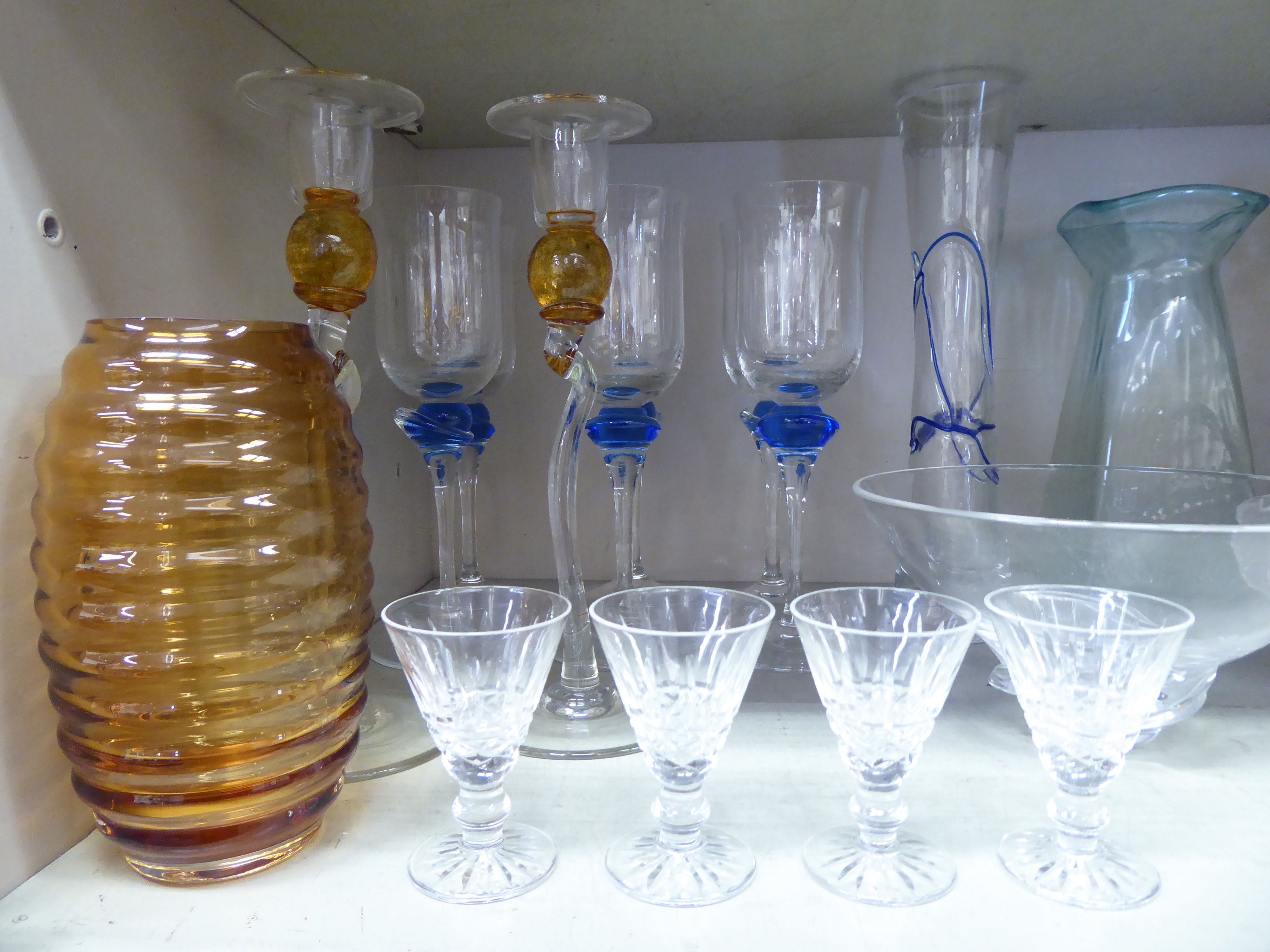 Coloured and clear glassware: to include two bulbous cut glass decanters with stoppers; and a set of - Image 2 of 8