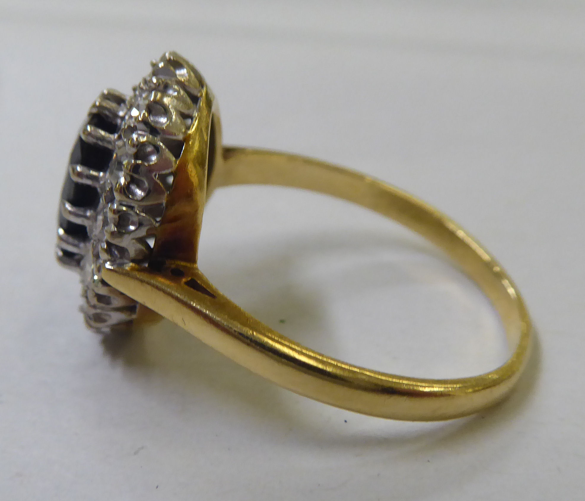An 18ct gold diamond and sapphire cluster ring - Image 2 of 4