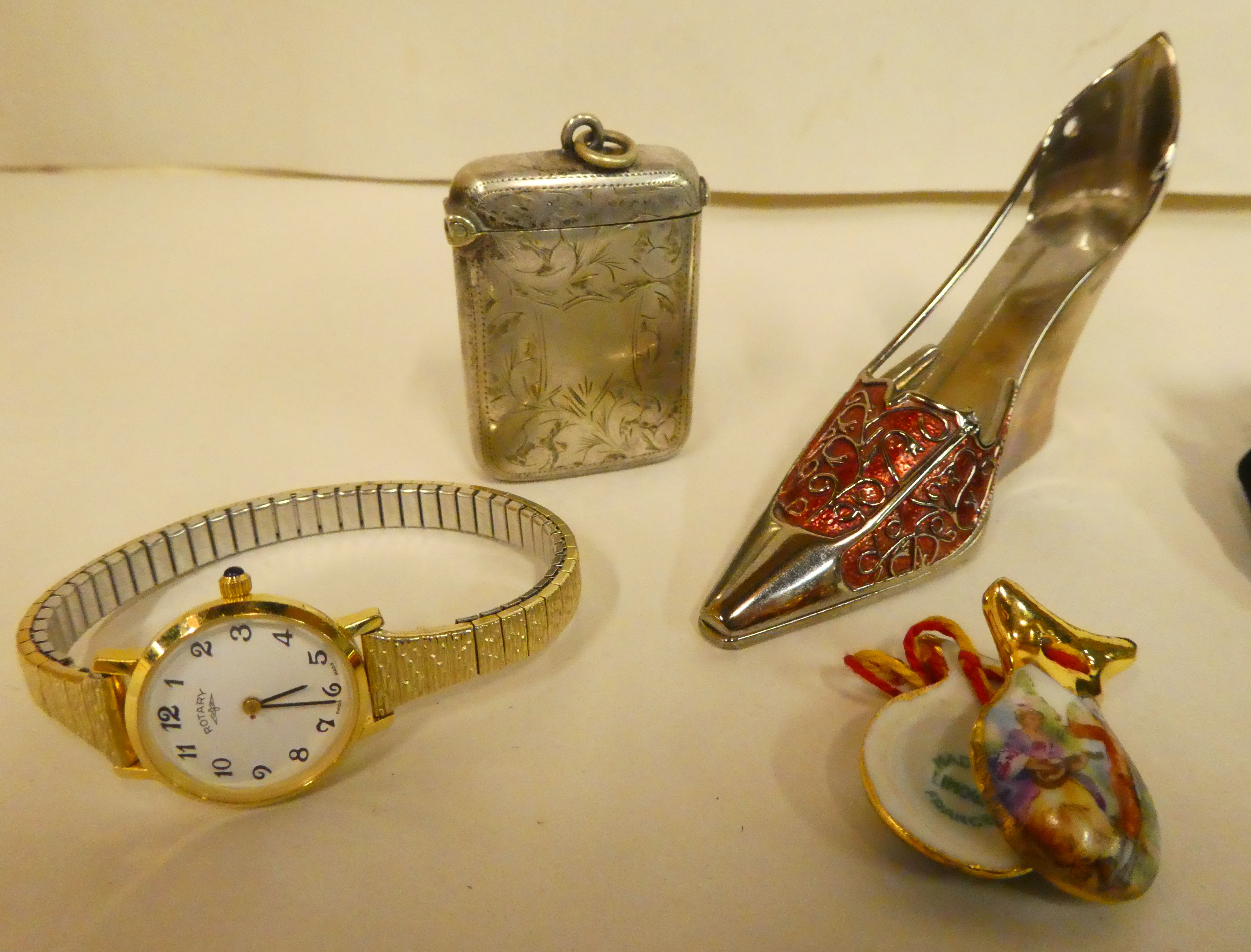 Items of personal ornament: to include brooches and rings - Image 6 of 7