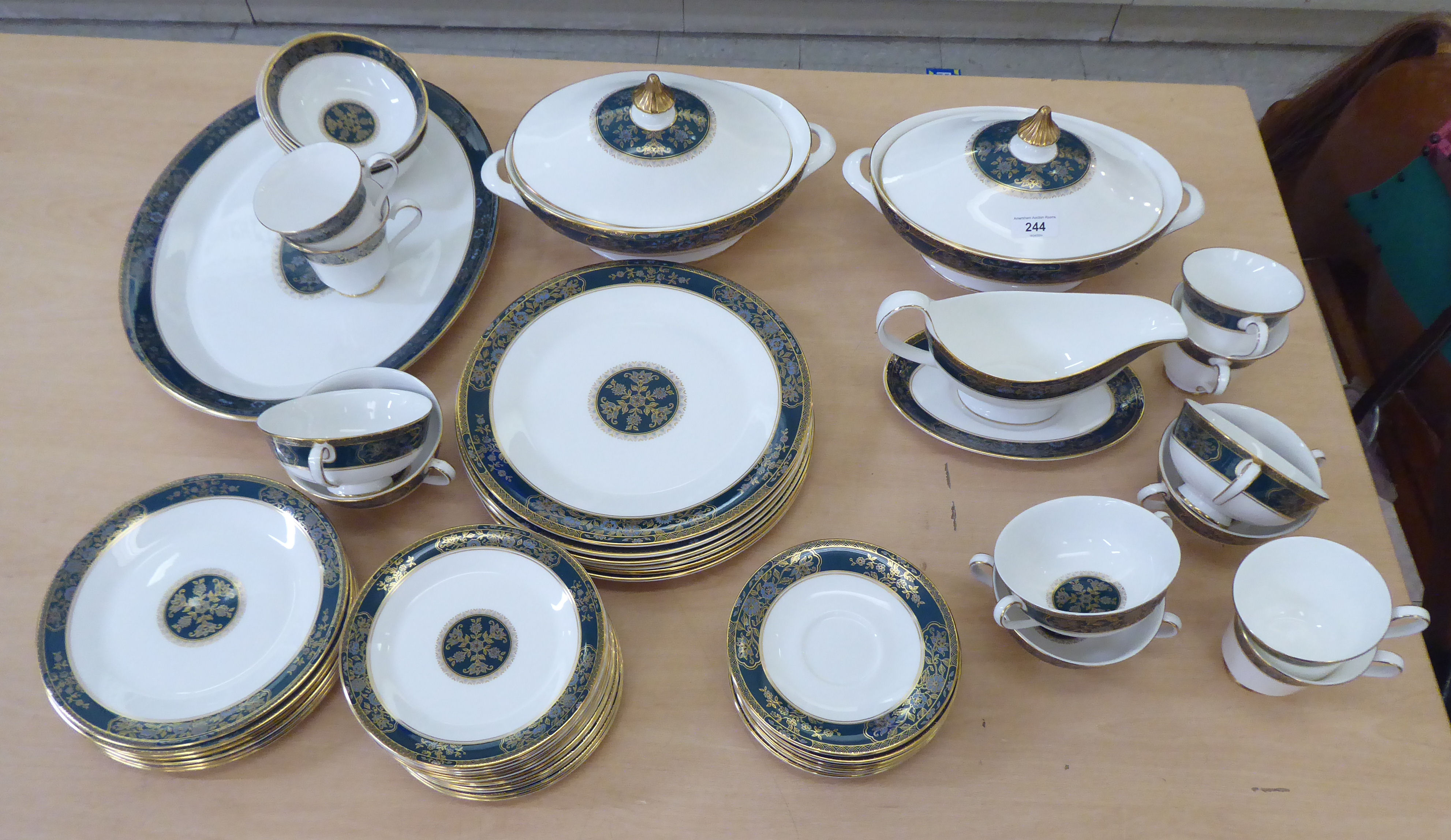 Royal Doulton fine bone china Carlyle pattern tableware (factory 2nd)