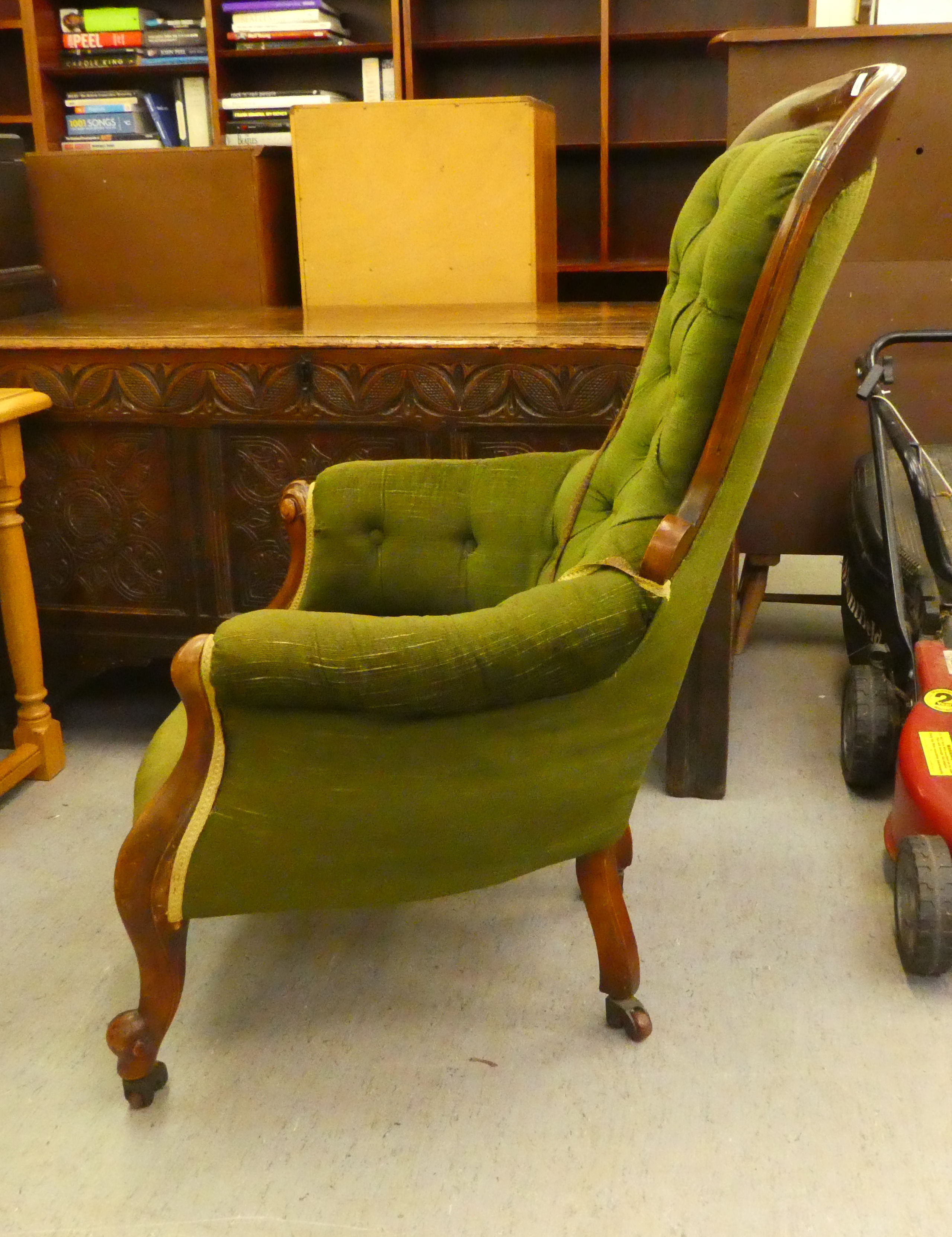 A late Victorian mahogany framed salon chair with a button upholstered spoonback, raised on cabriole - Image 2 of 4