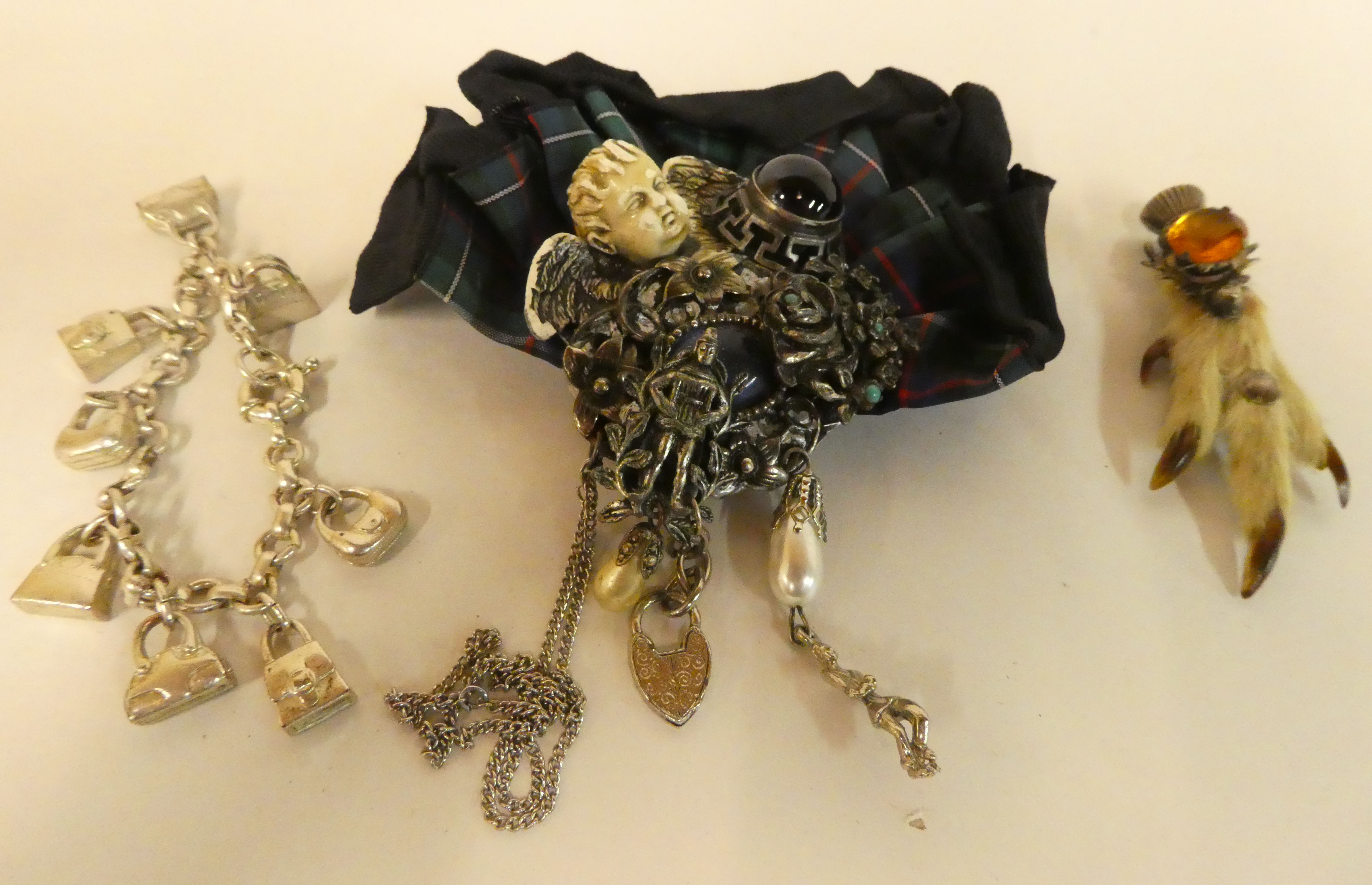 Items of personal ornament: to include brooches and rings - Image 7 of 7