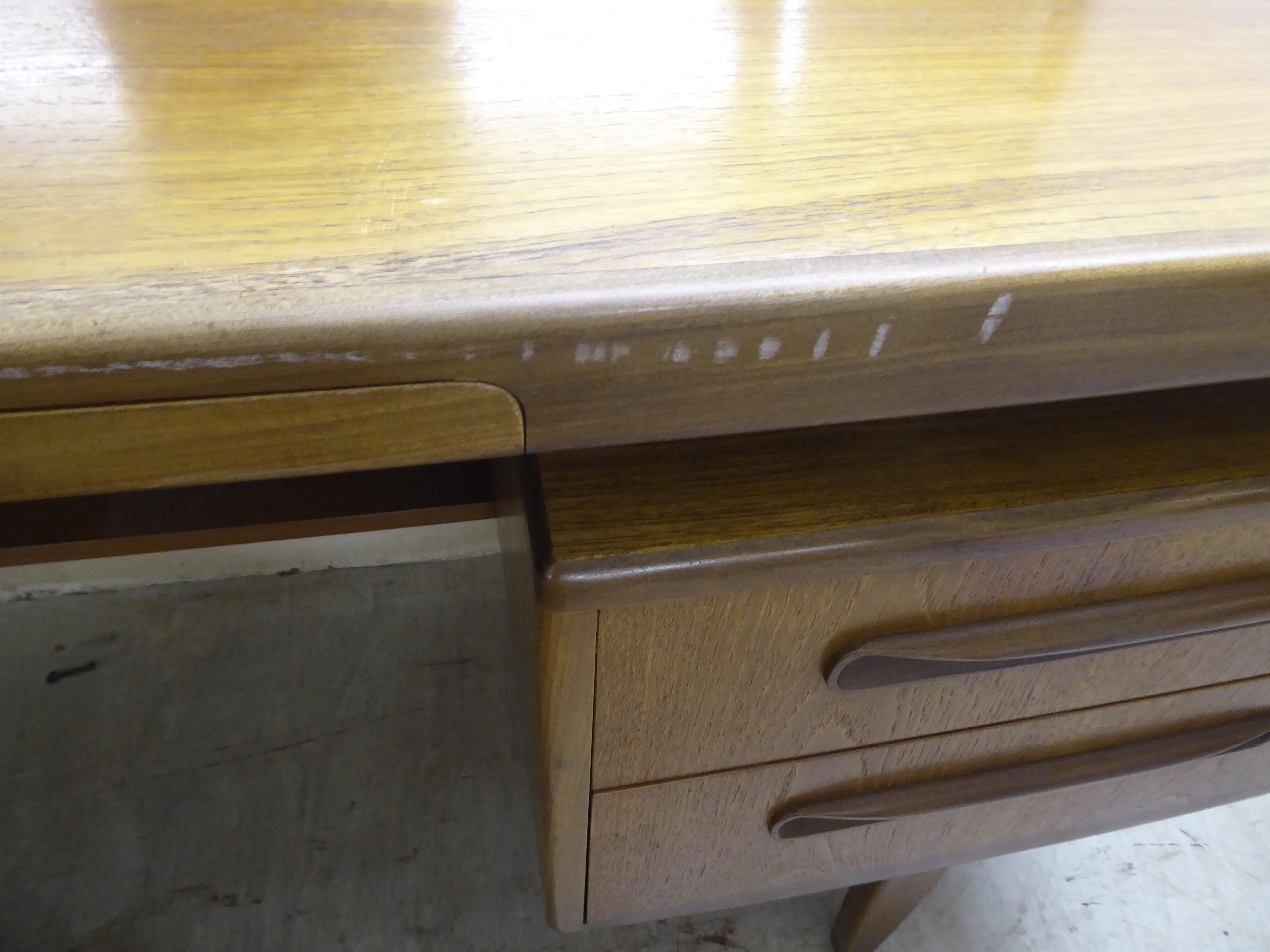 A G-Plan teak kneehole dressing table, surmounted by a horizontal mirror, over an arrangement of - Image 5 of 6