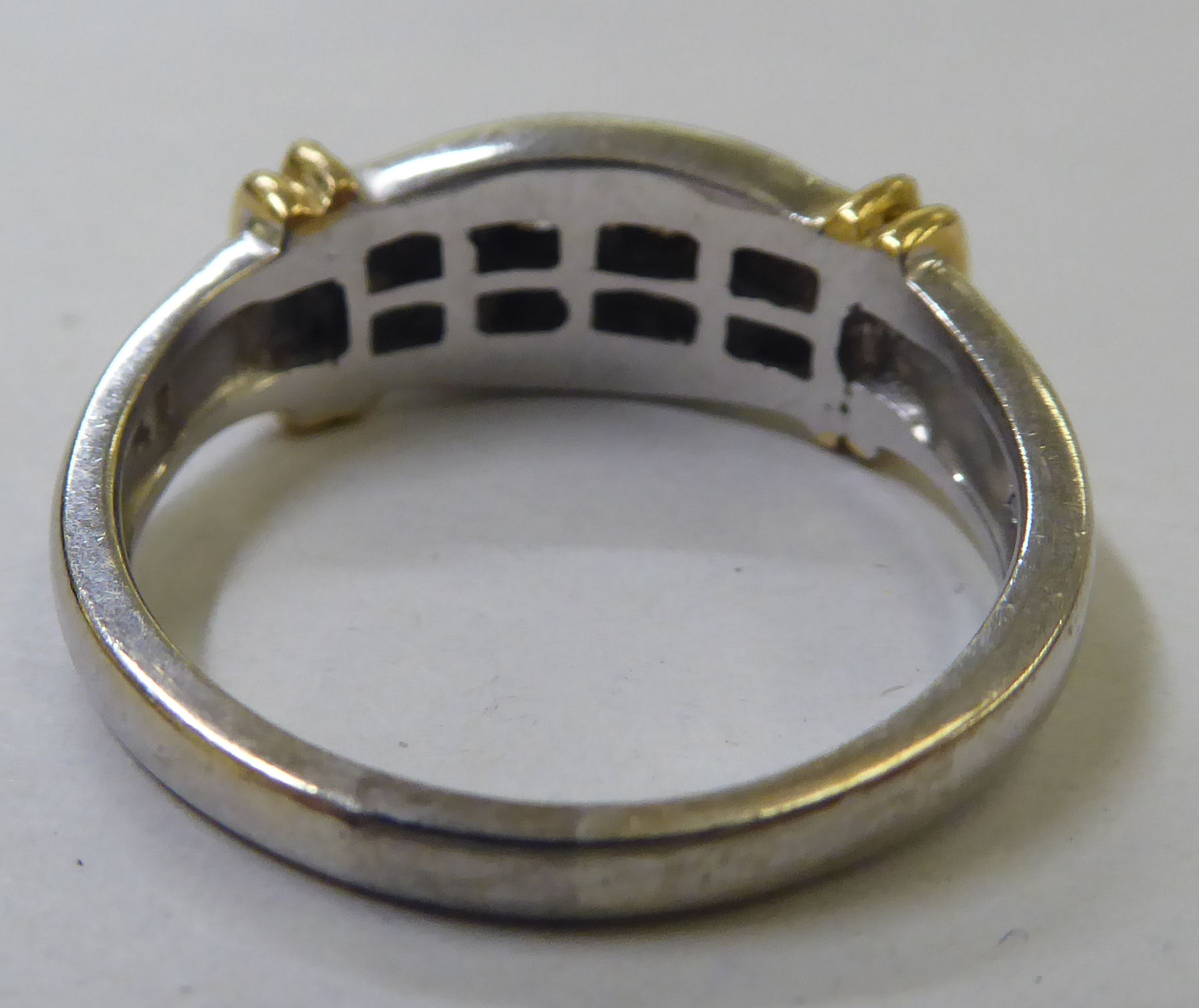 A bi-coloured gold diamond set ring  (stamped 18k) - Image 3 of 3