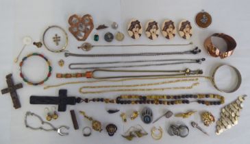 Costume jewellery and items of personal ornament: to include a crucifix pendant; and non-precious