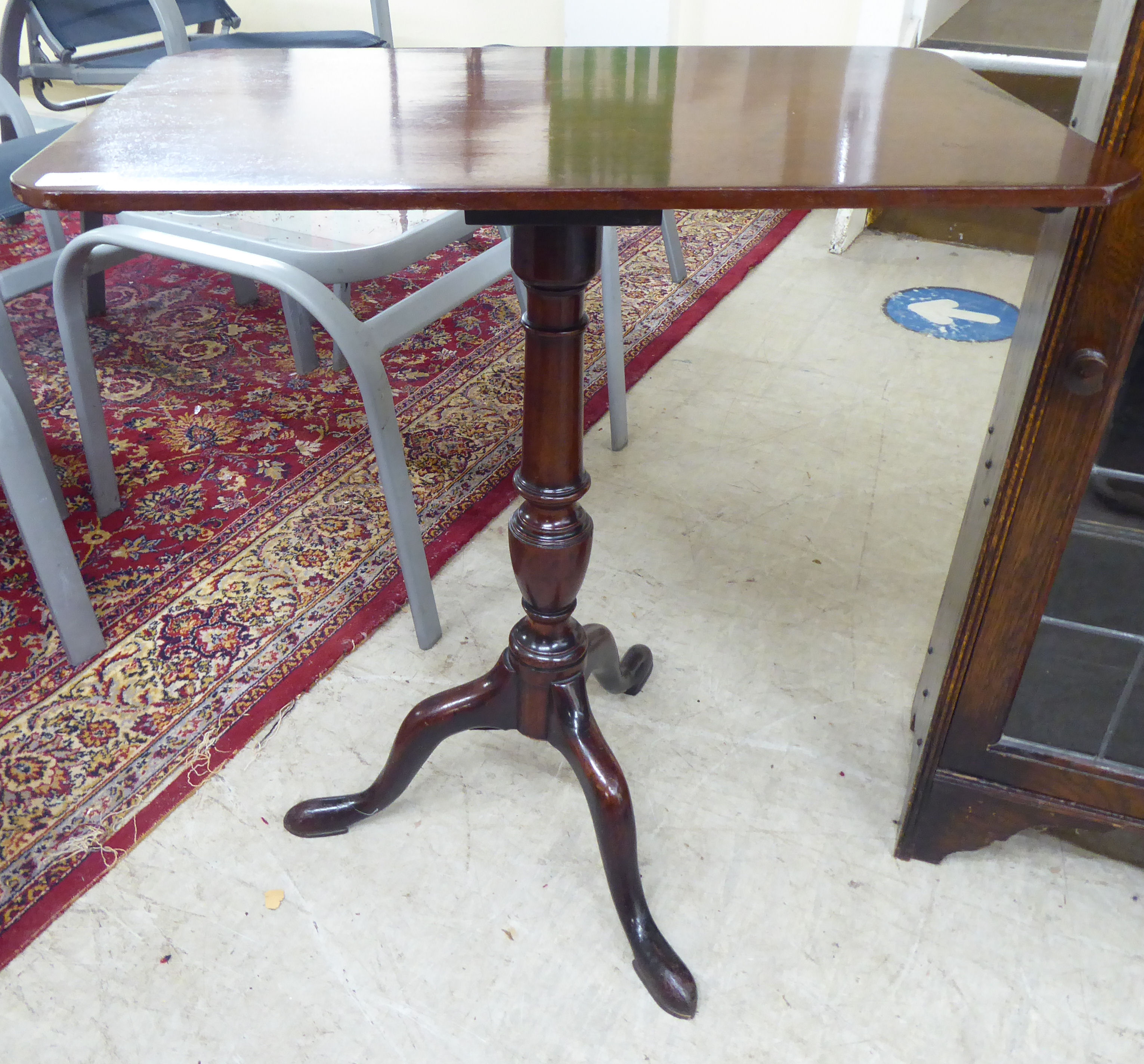 Small furniture: to include a late 19thC mahogany pedestal table, raised on a tripod base  27"h - Image 3 of 6