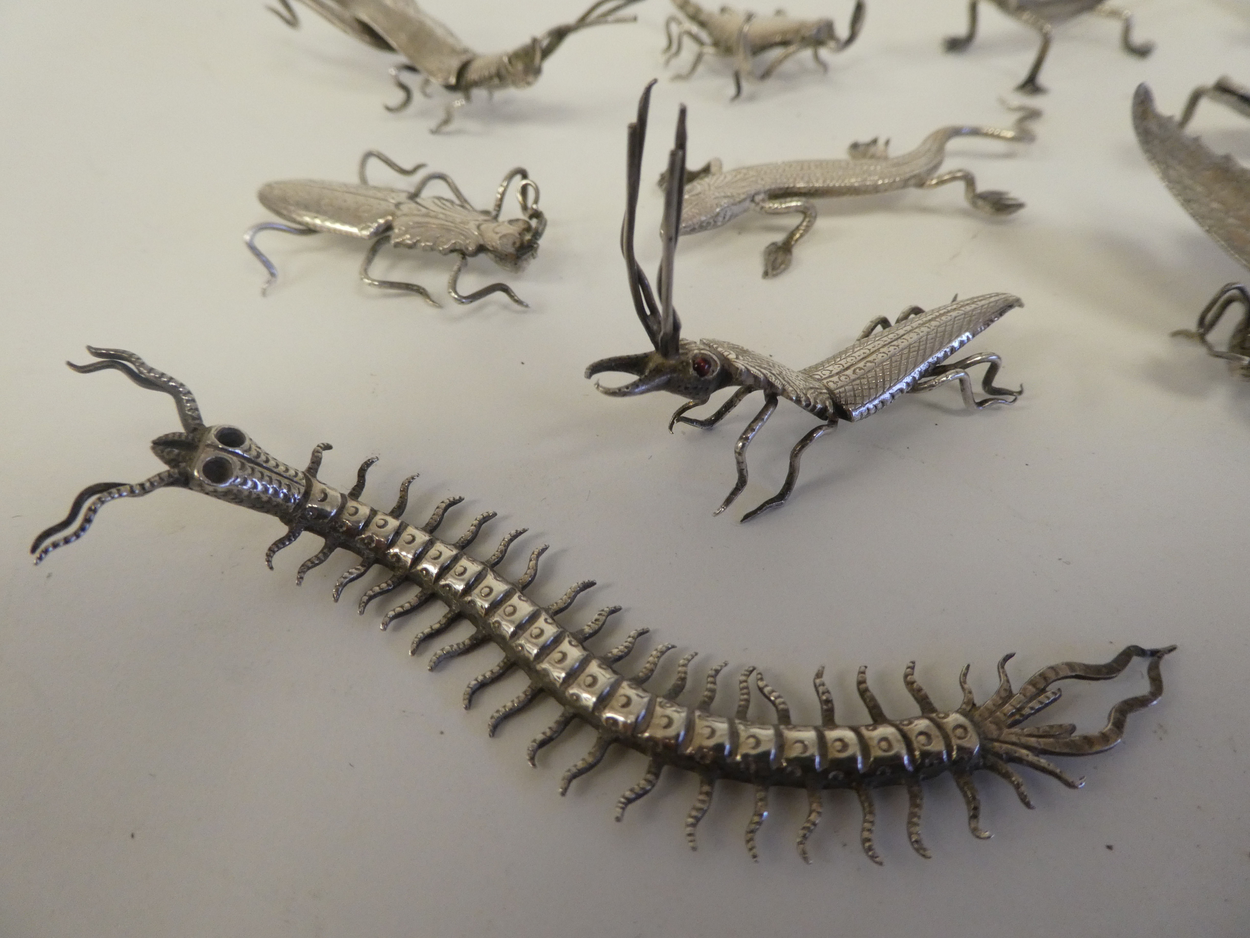 Eleven white metal miniature models of small reptiles and insects: to include beetles and bugs - Image 2 of 4