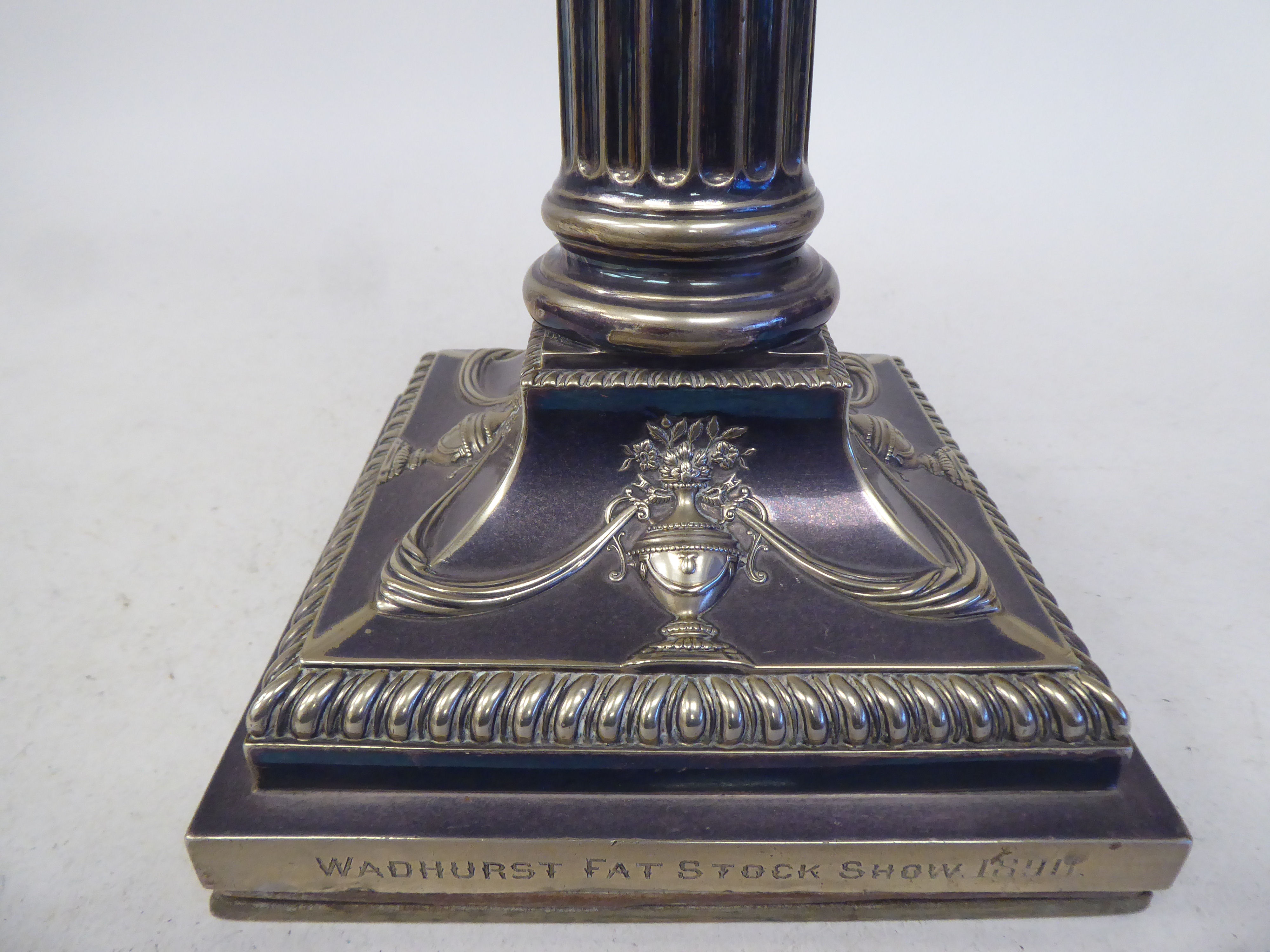 An early 20thC neo classically styled silver plated table lamp, comprising a Corinthian capital, - Image 3 of 5