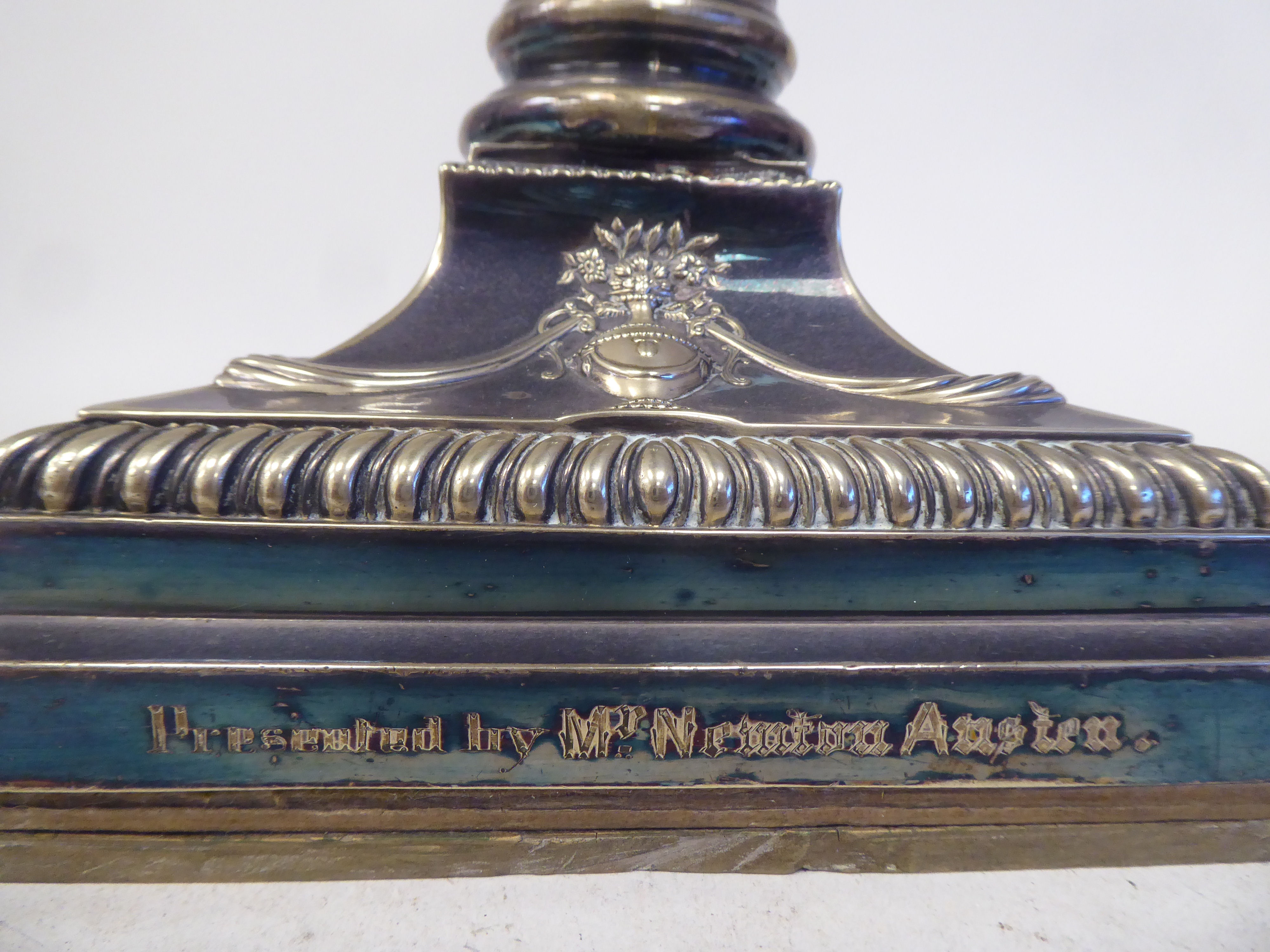 An early 20thC neo classically styled silver plated table lamp, comprising a Corinthian capital, - Image 5 of 5