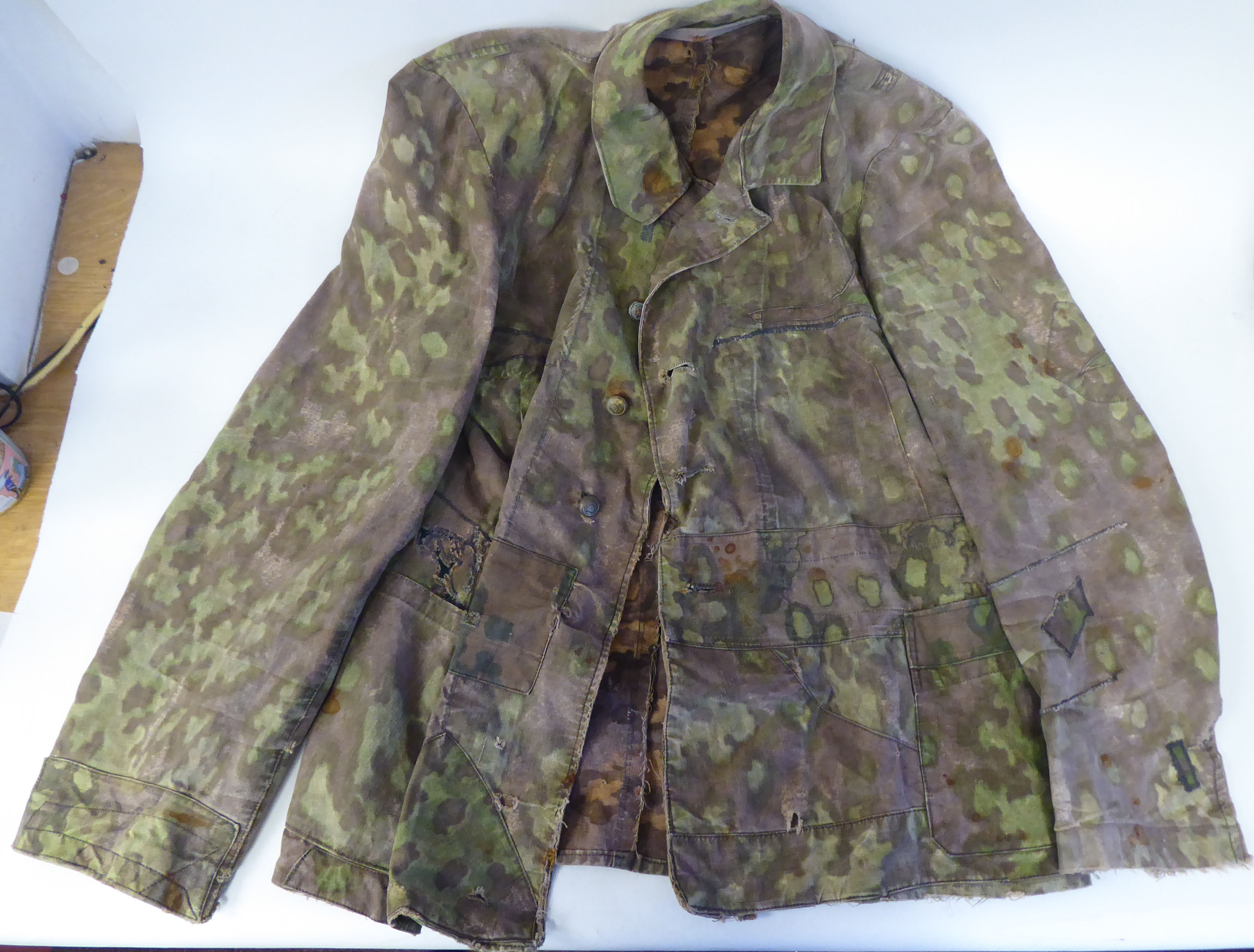 A German military camouflage smock, cap and helmet cover (Please Note: this lot is subject to the - Image 2 of 4