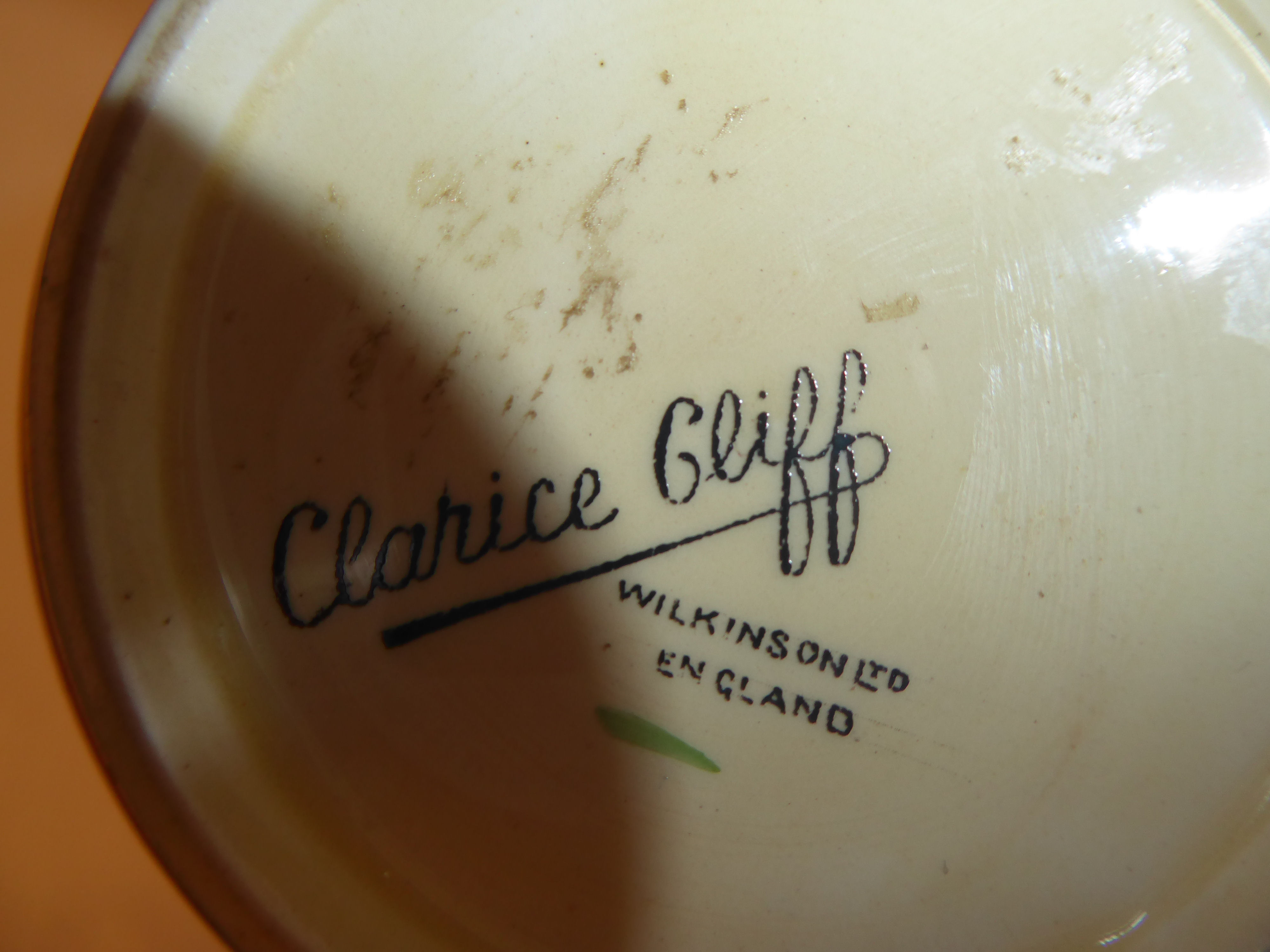 Clarice Cliff Bizarre, Newport Pottery, Crocus pattern items, viz. a toothpick pot; a tea cup; a - Image 4 of 4