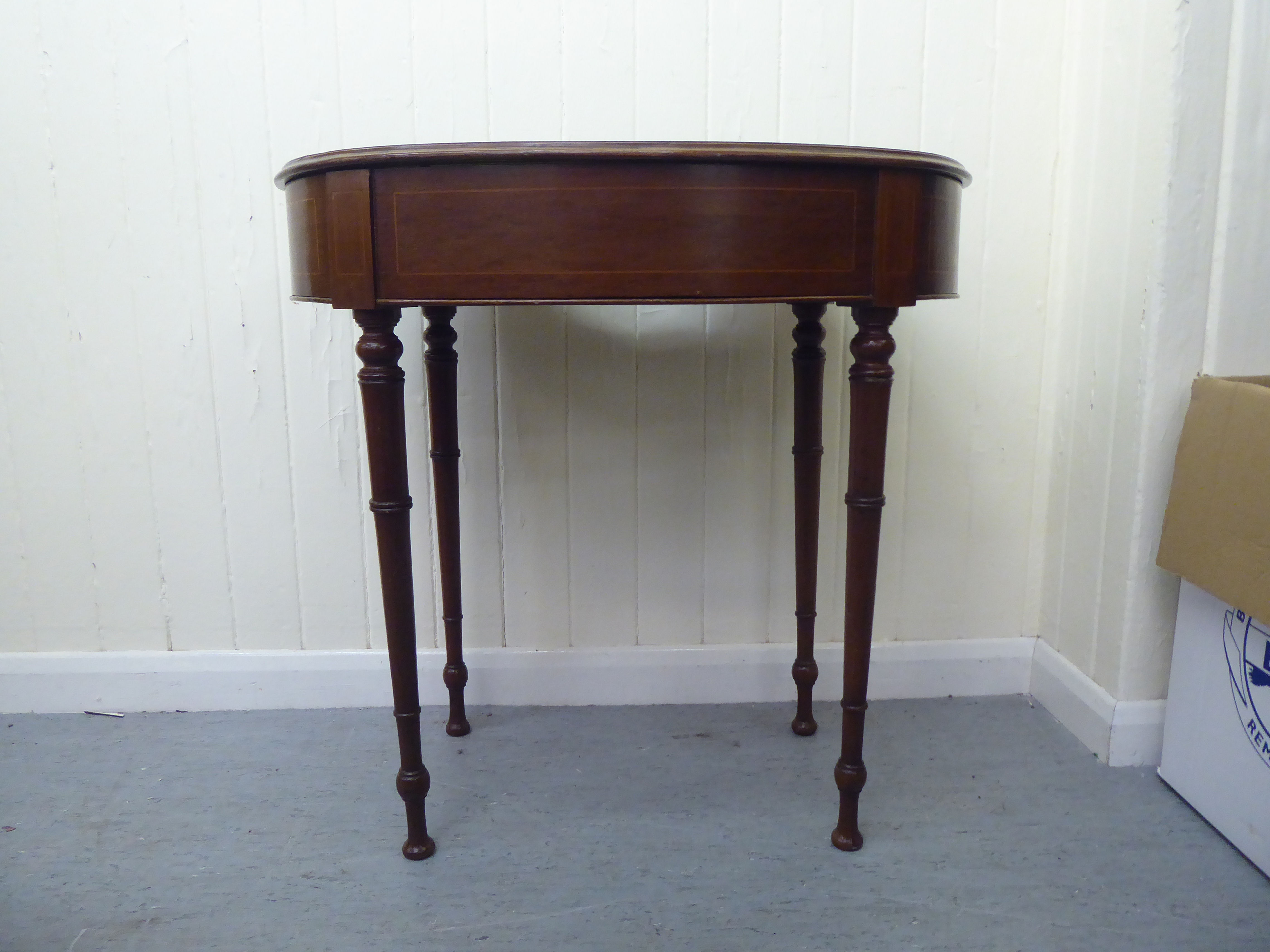 An Edwardian satinwood inlaid mahogany, kidney shaped display table with a hinged lid, over two - Image 6 of 6