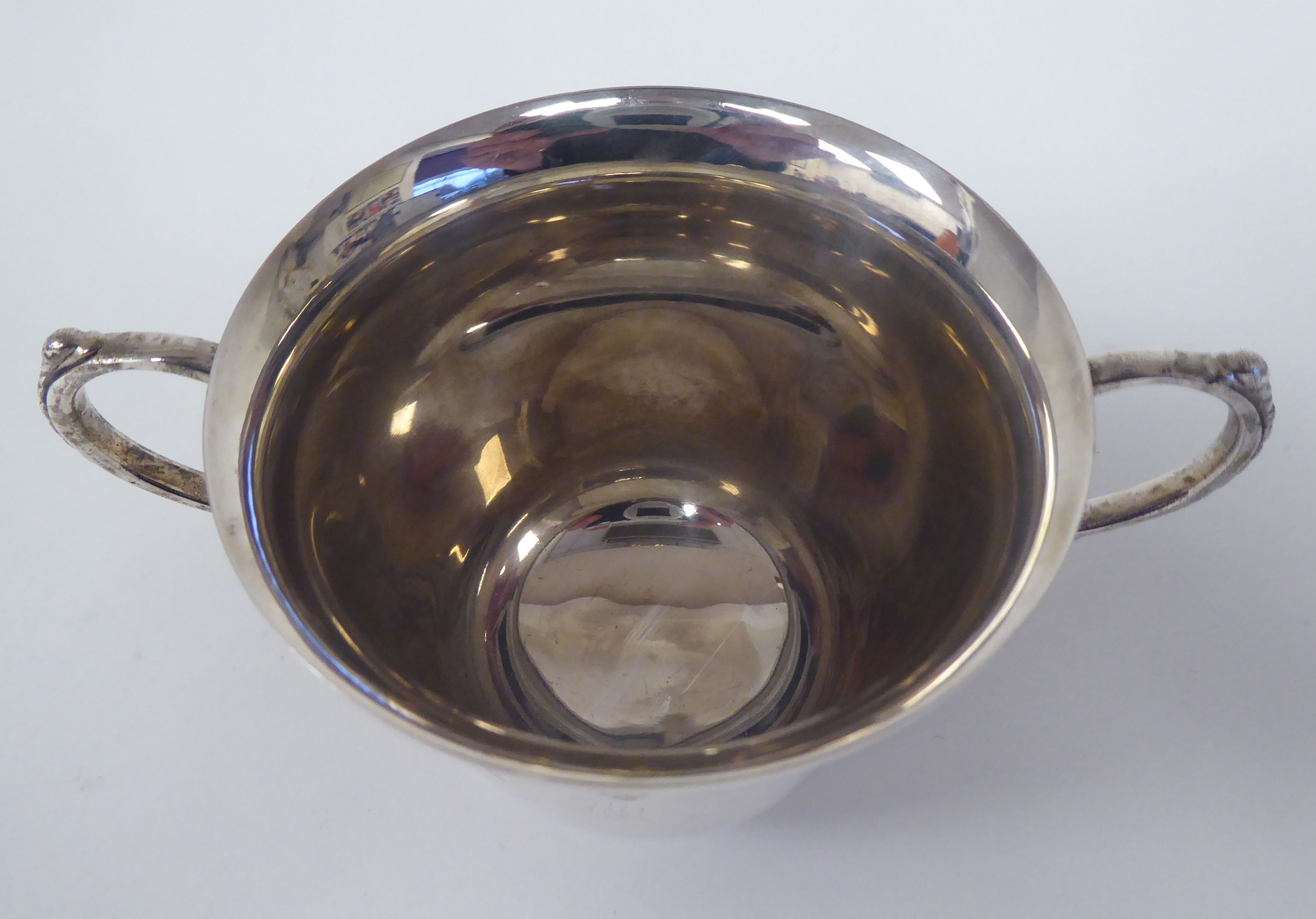A silver twin handled, footed cup of bell design  Birmingham 1987  (approx. weight 4.5ozs) - Image 3 of 4