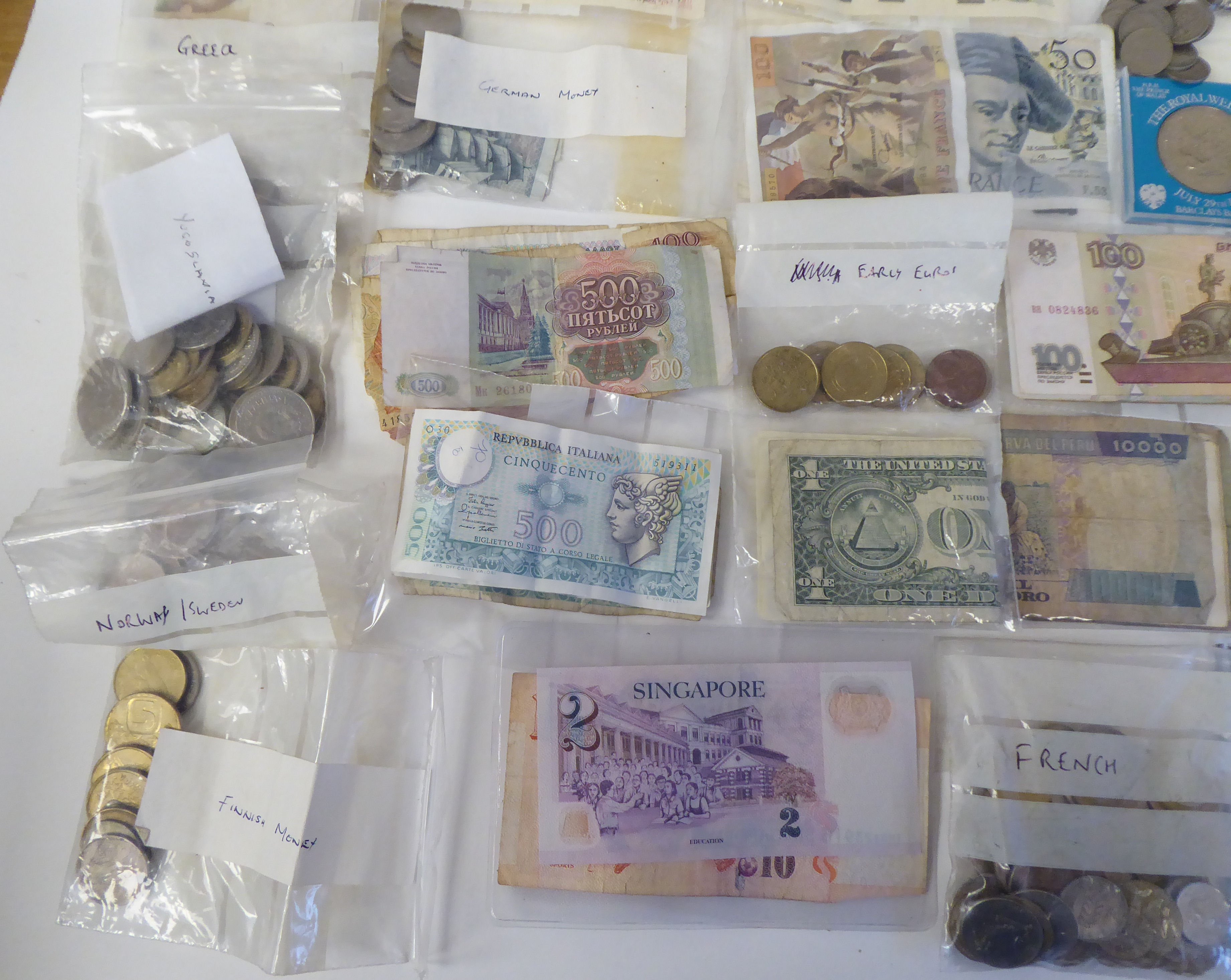 Uncollated coins and banknotes: to include British issues - Image 3 of 6