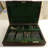 Silver flatware, comprising eight teaspoons, eight dessert spoons, eight tablespoons, eight table