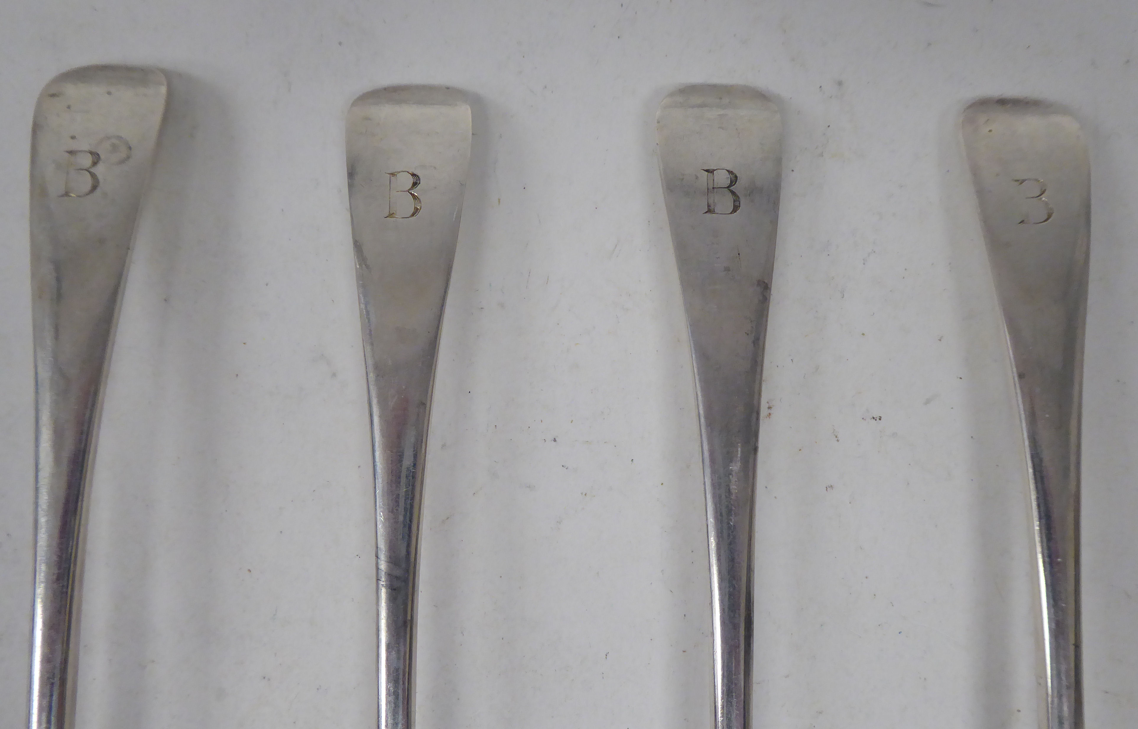 A set of four Edwardian silver Old English pattern tablespoons  Josiah Williams & Co  London - Bild 2 aus 3