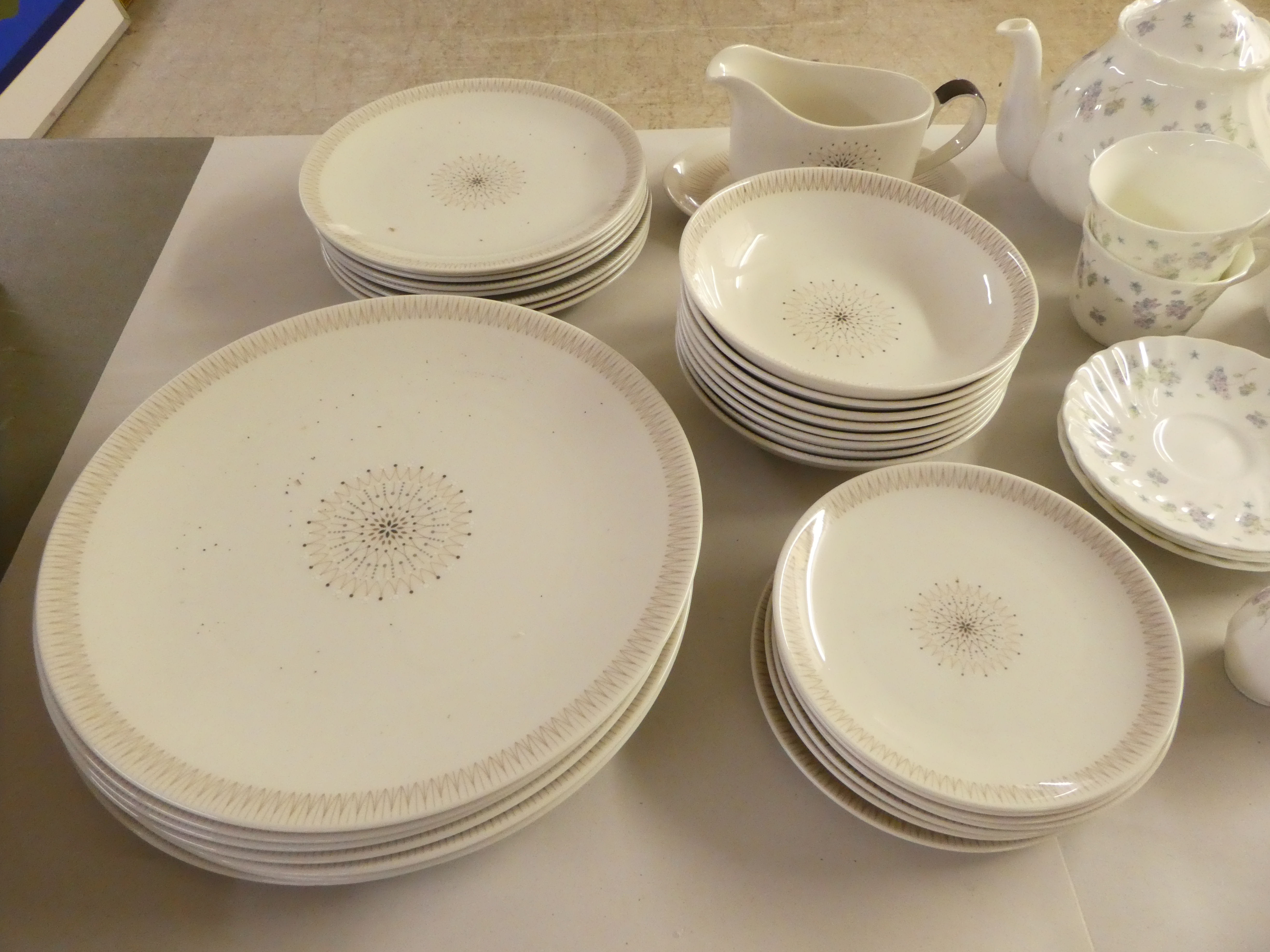 China tableware: to include Wedgwood April Flowers pattern teaware - Image 4 of 10