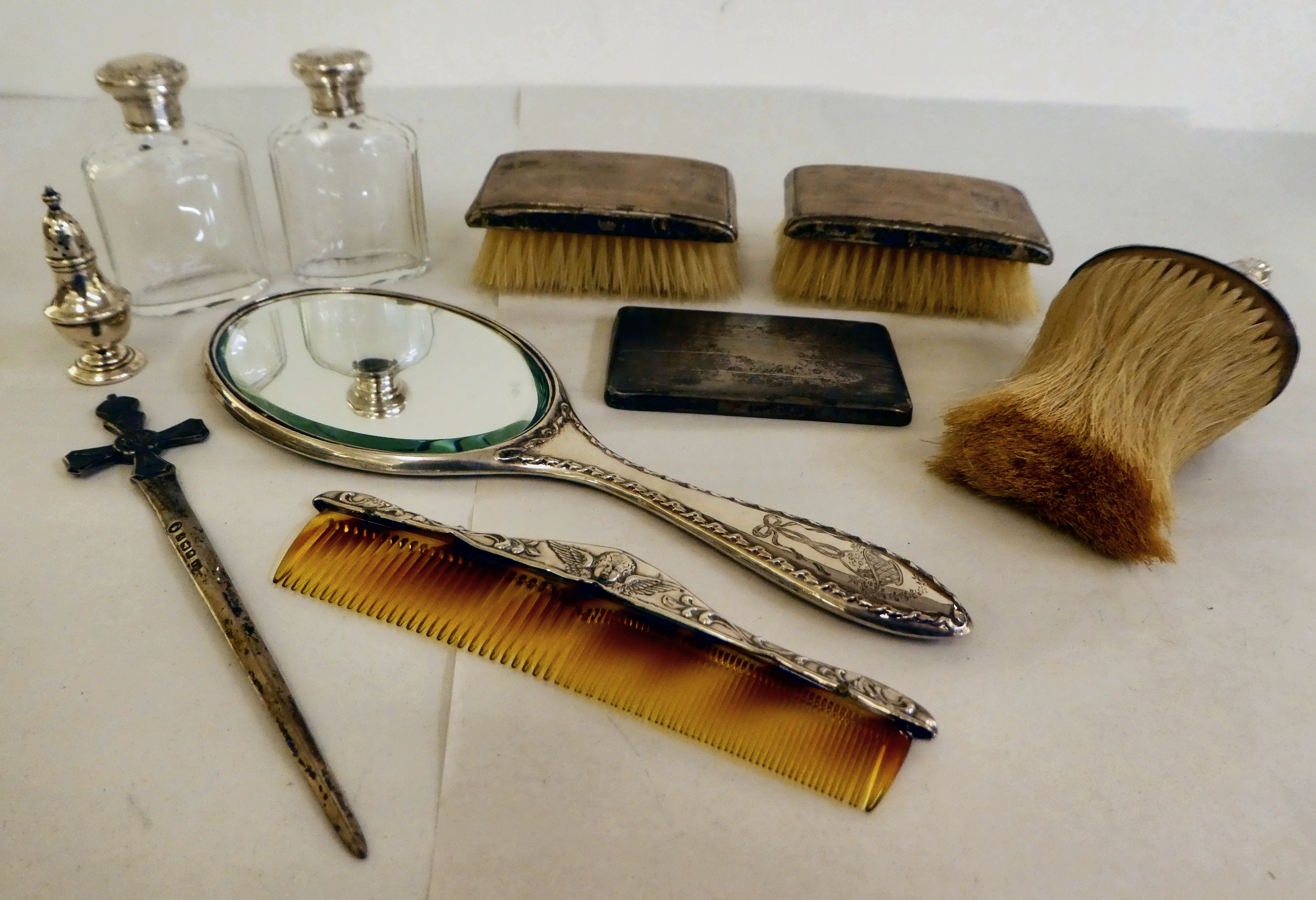 Silver collectables: to include an Art Nouveau silver crumb brush  London 1900