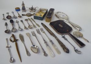 Silver and silver plated collectables: to include an Art Nouveau, white metal backed handmirror,