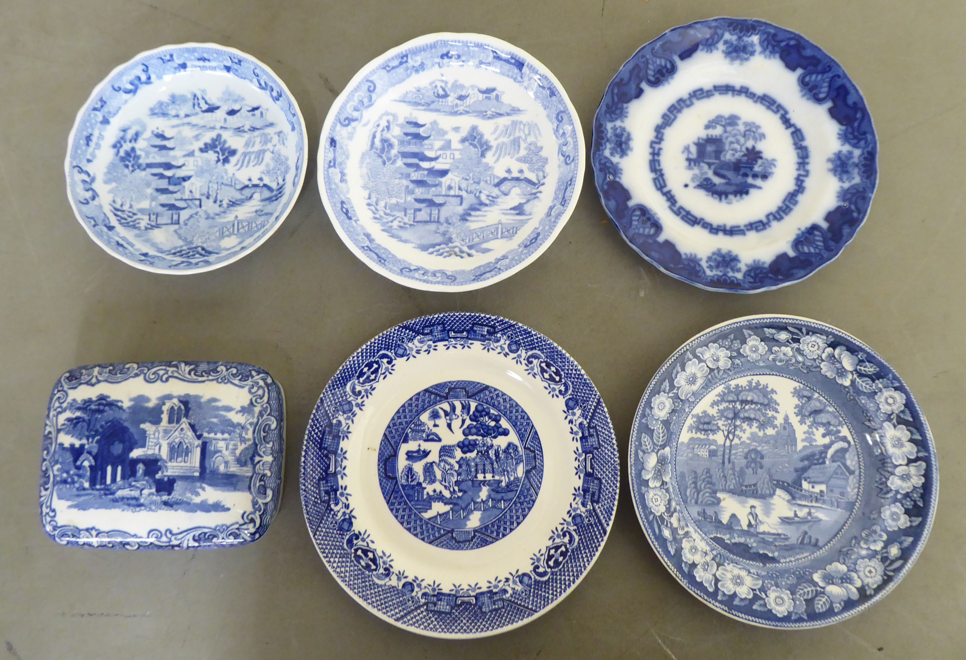 Ceramics: to include an early 19thC stone china plate, decorated with flora  7"dia - Image 6 of 12