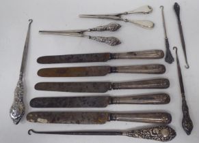 Mainly silver loaded handled and similar flatware