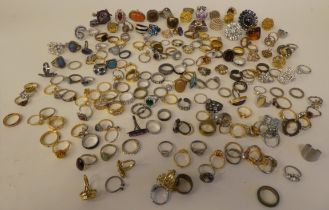 Costume jewellery: to include dress rings