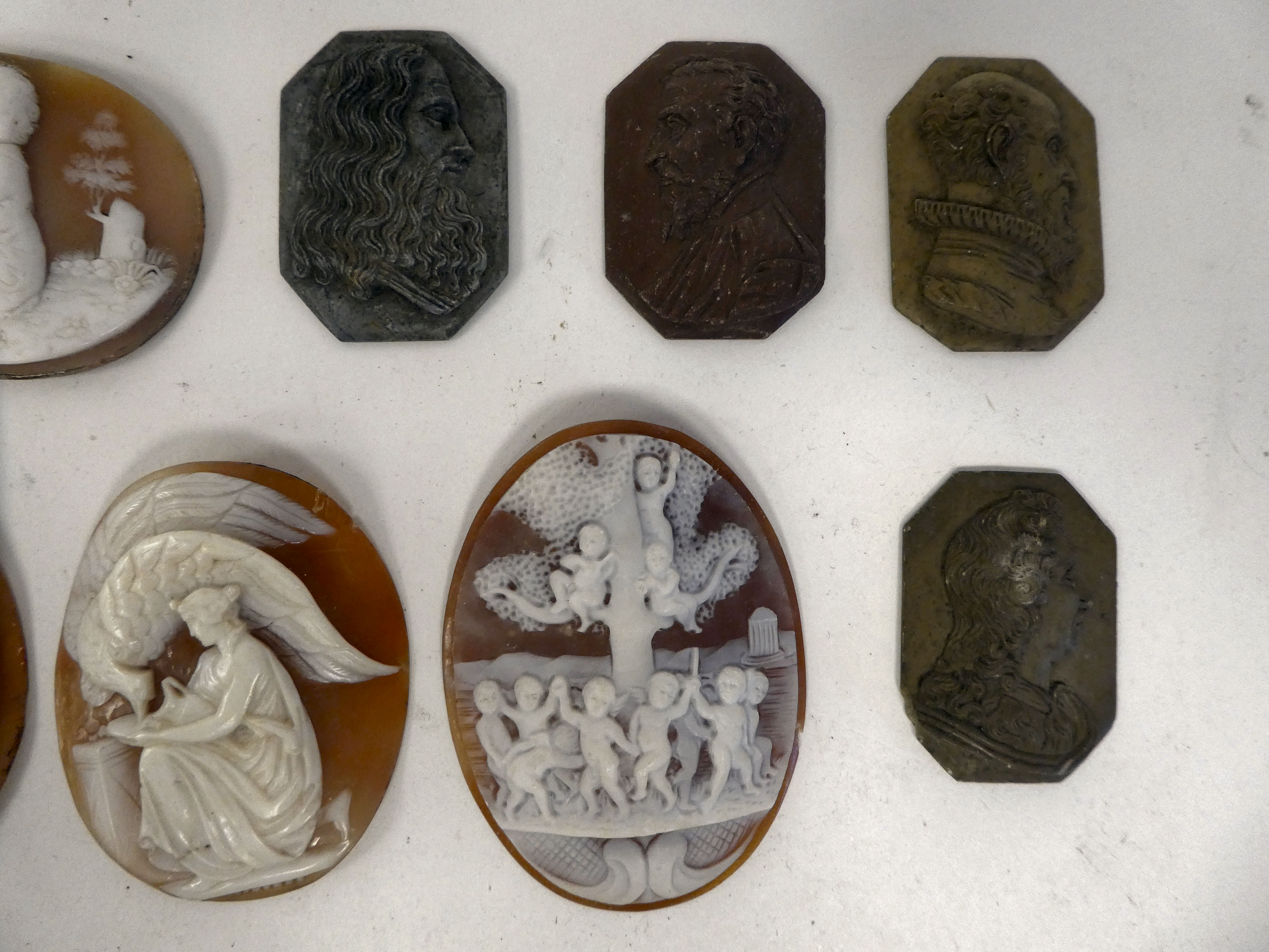 Unmounted cameos - Image 3 of 3