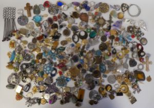Items of personal ornament, mainly brooches