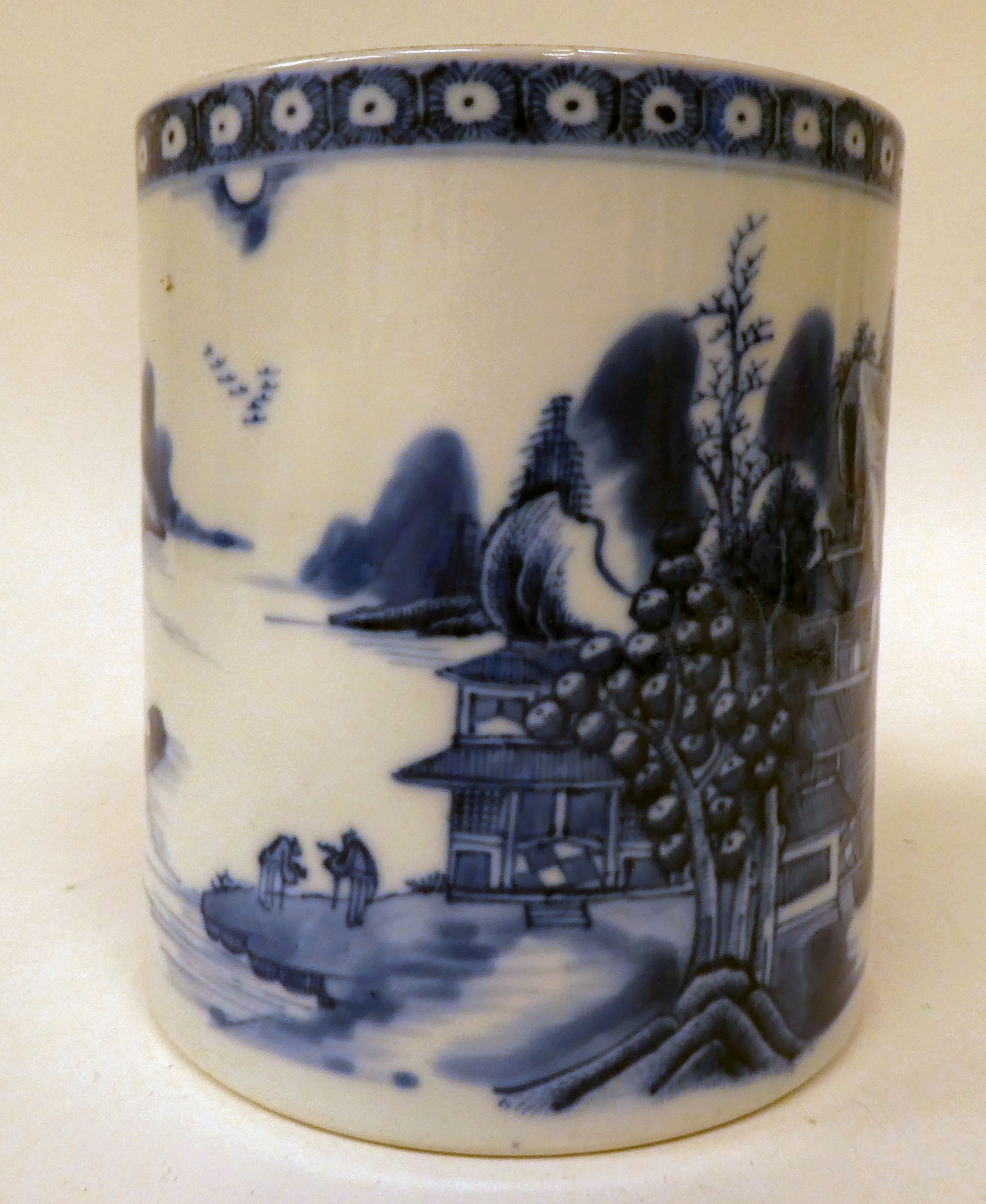 A late 18thC Chinese porcelain mug, decorated with a landscape  5"dia - Image 2 of 7