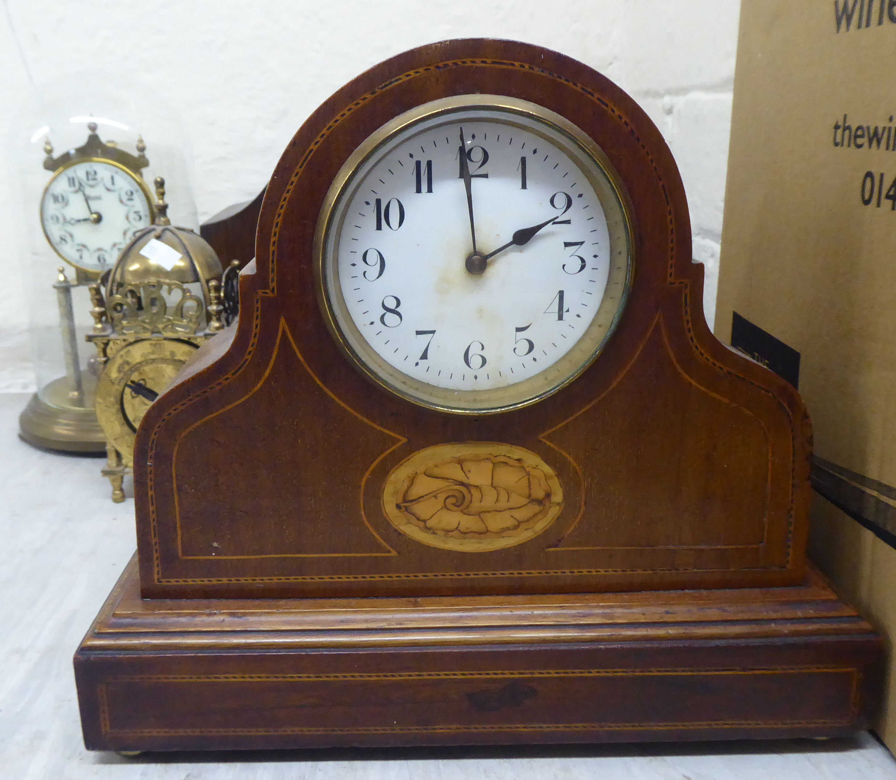 A mixed lot: to include variously cased timepieces and mantel clocks - Image 5 of 8