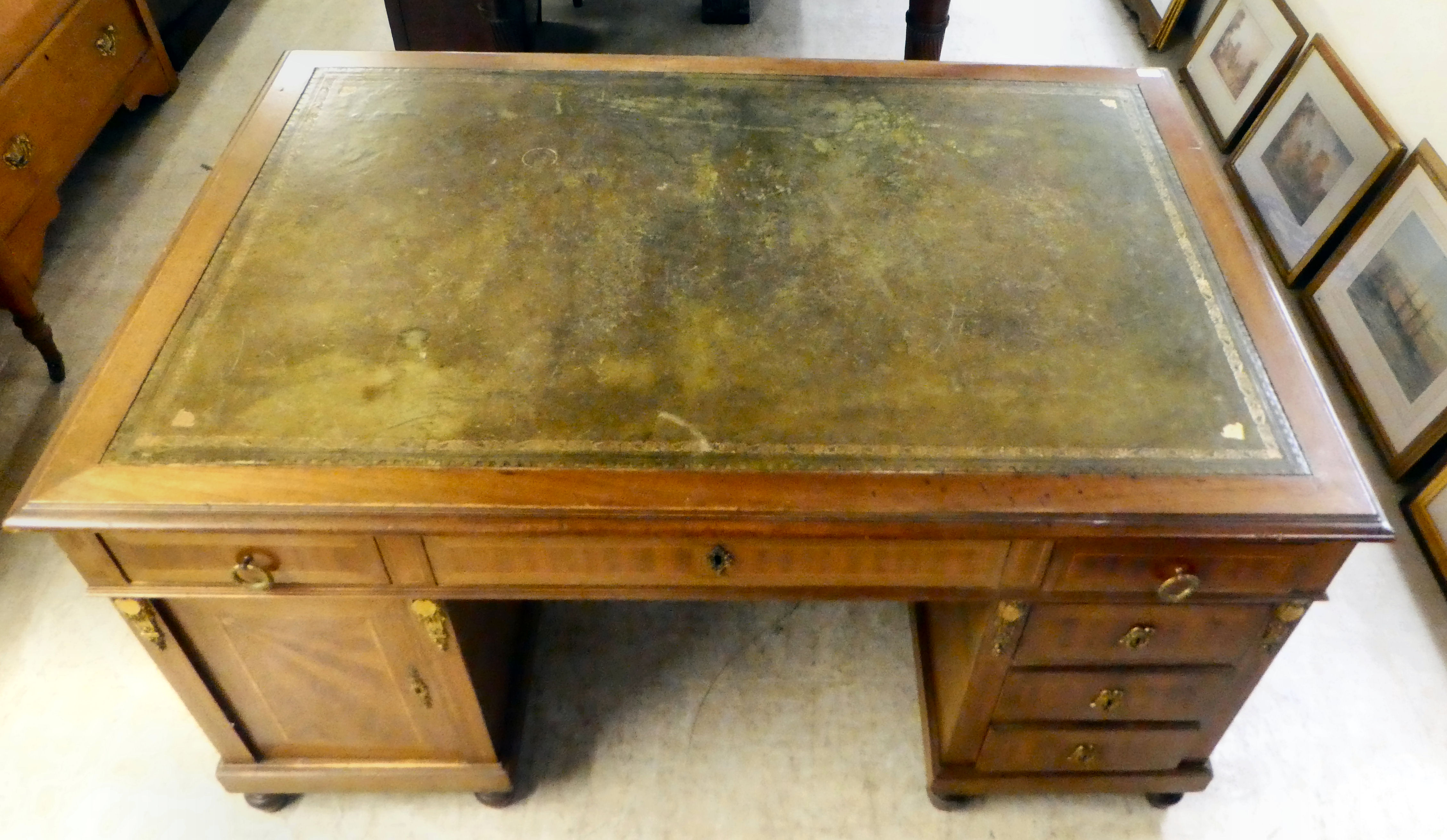 An early 20thC string inlaid mahogany, twin pedestal partner's desk with an arrangement of drawers - Image 5 of 6