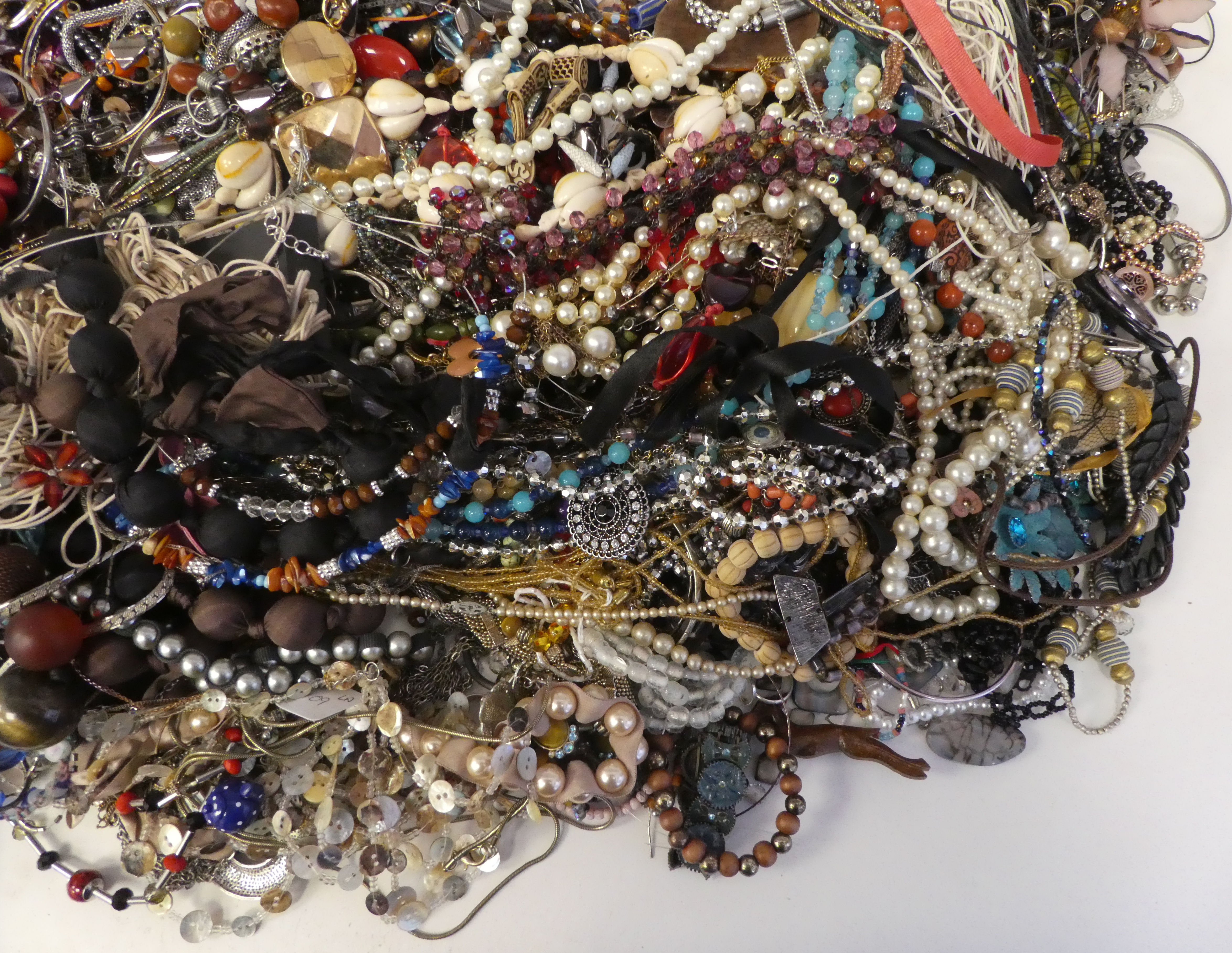 Costume jewellery, mainly bangles and bracelets, simulated pearls and other necklaces - Image 4 of 5