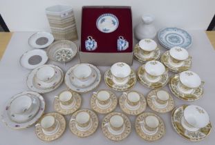 Chinese tableware: to include Wedgwood Gold Florentine pattern and Royal Crown Derby green Derby
