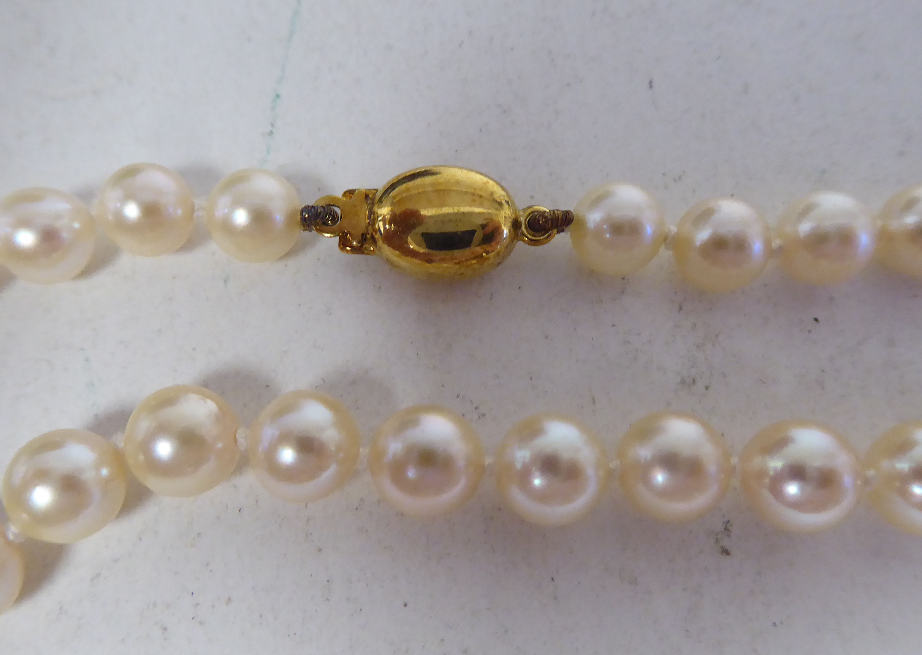 Two single string and one double string pearl necklace, all on 9ct gold clasps - Image 2 of 7